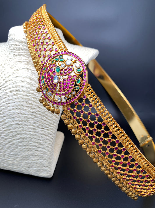 Red Kemp Kundan Peacock Design Matte Finish Waist Belt Vaddanam