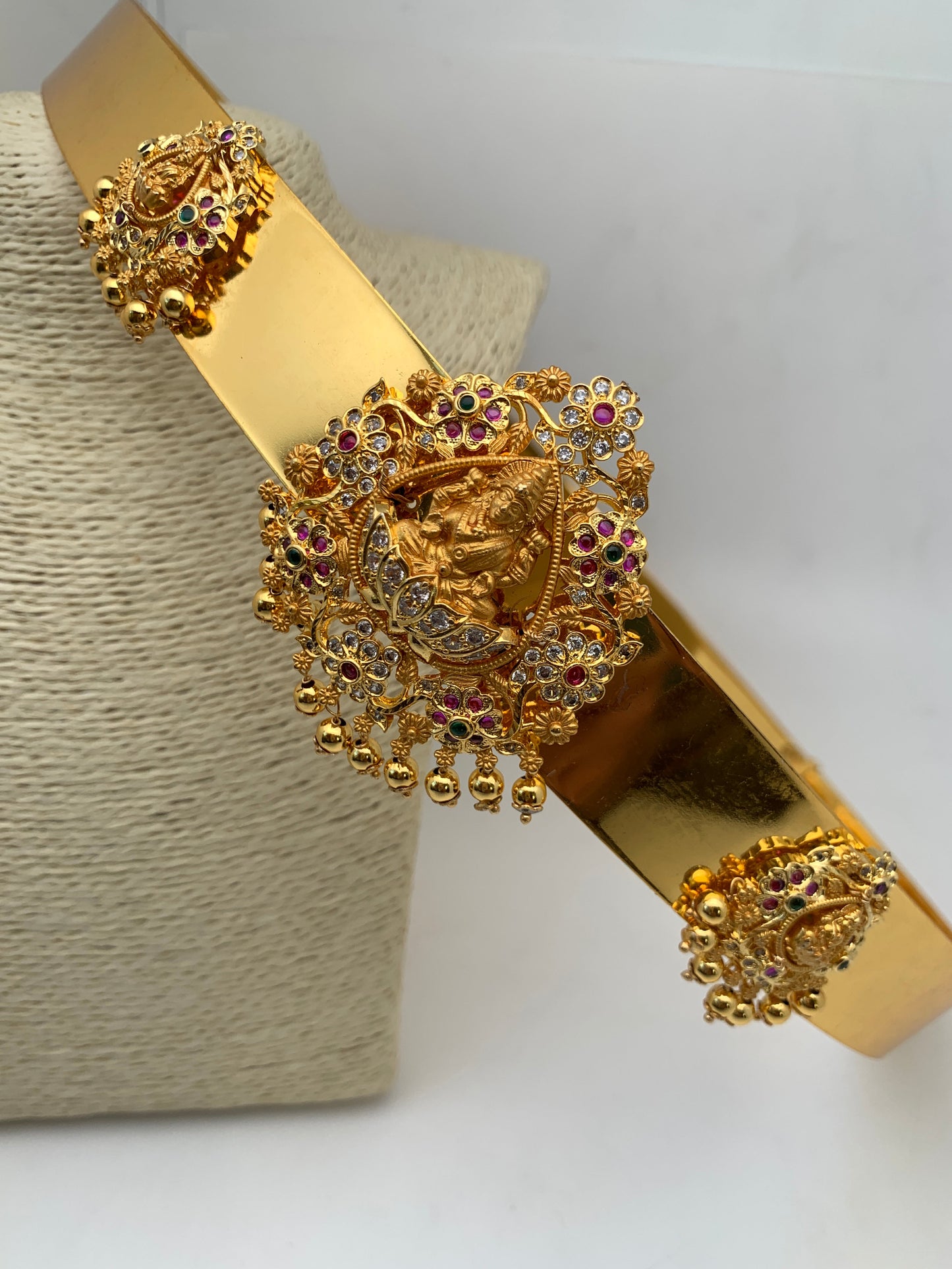 Goddess Lakshmi AD Red Green Kemp Motif Waist Belt Vaddanam