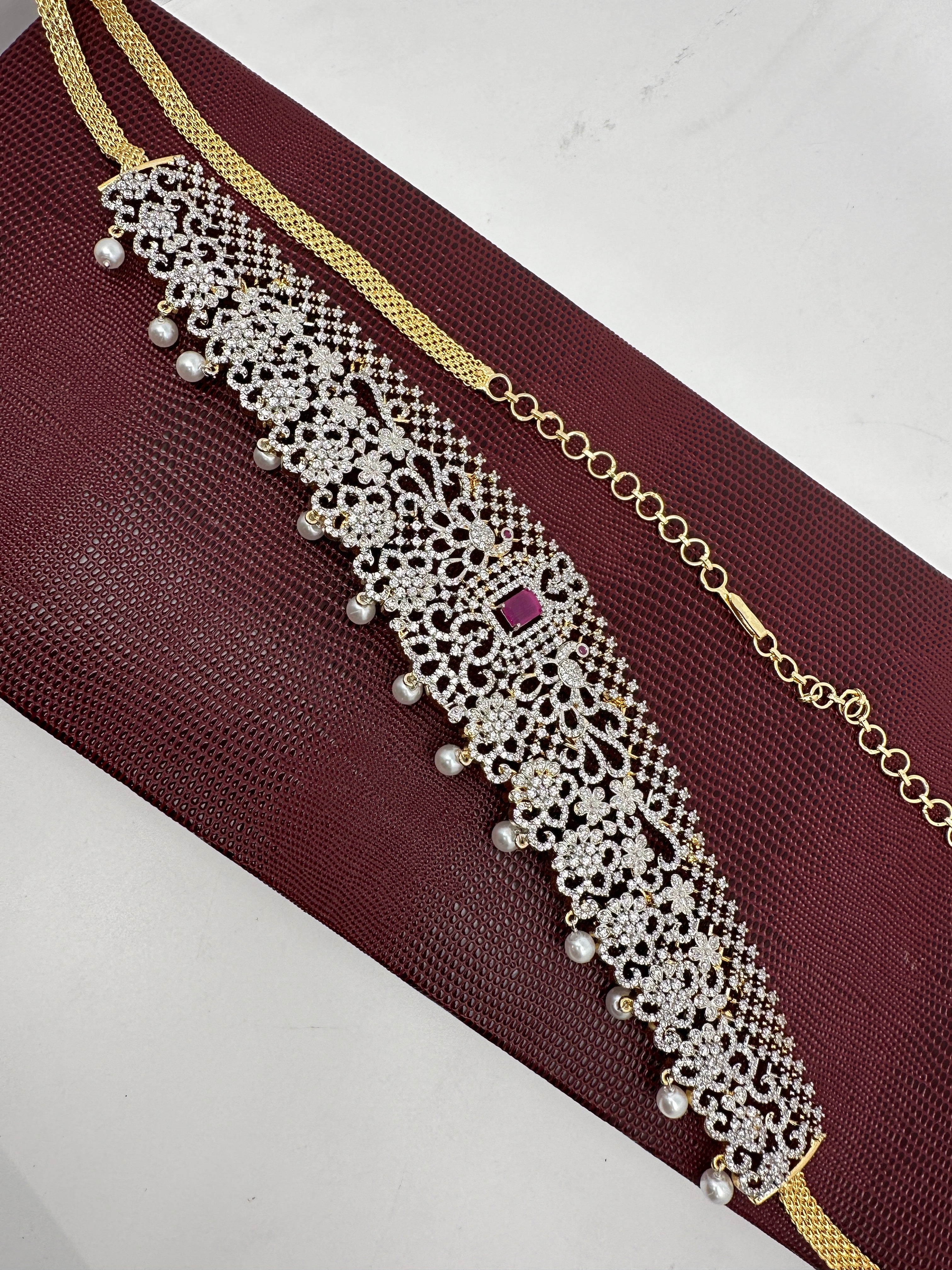 Diamond clearance hip chain