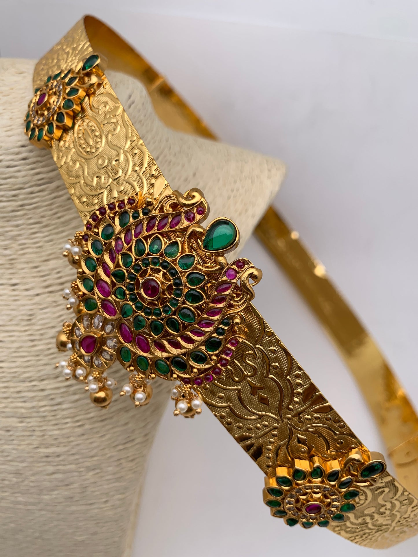 Red Green Kemp CZ Self Design Hip Belt Vaddanam