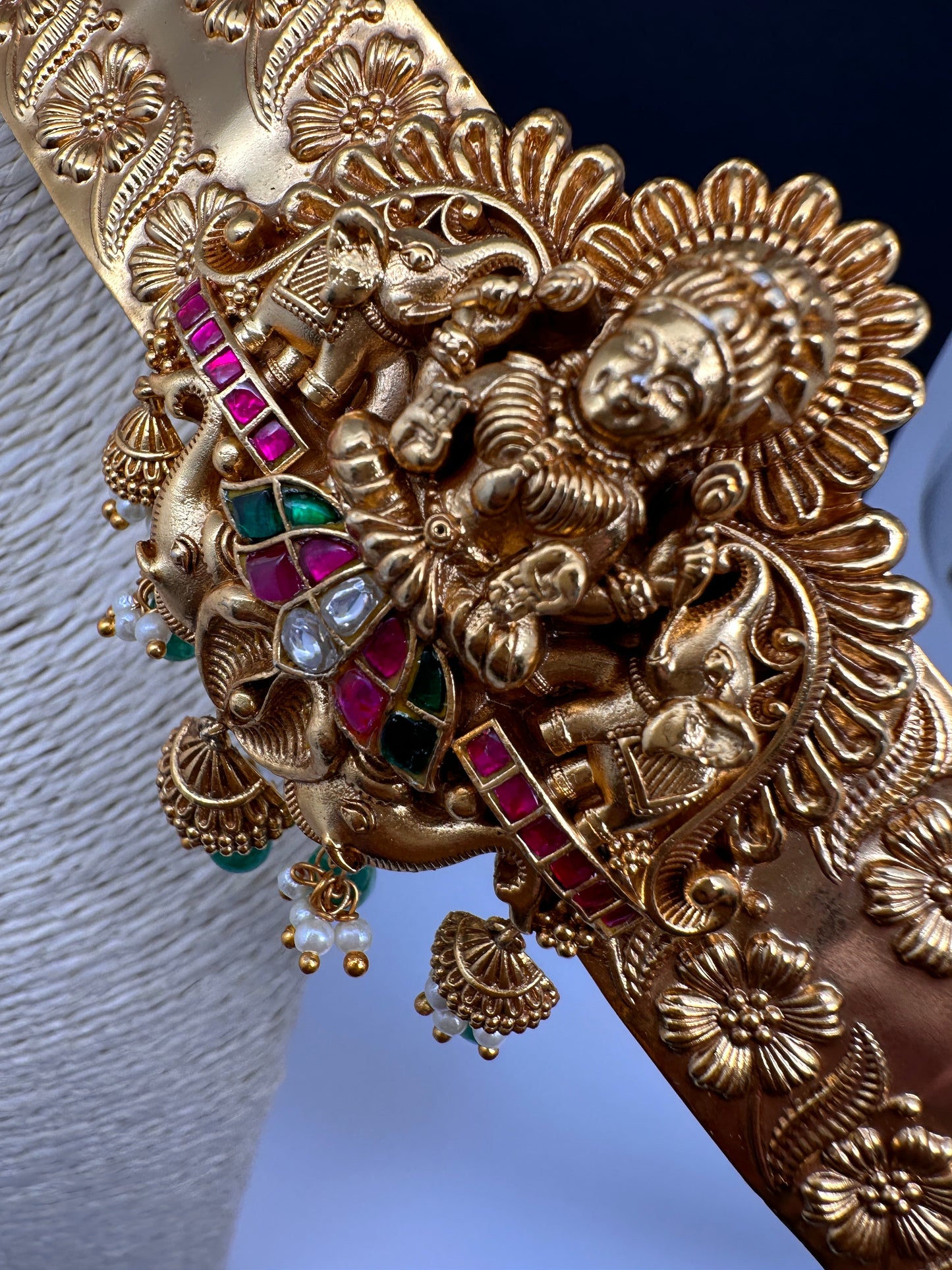 Goddess Lakshmi Motif Jadau Kundan Hip Belt Vaddanam
