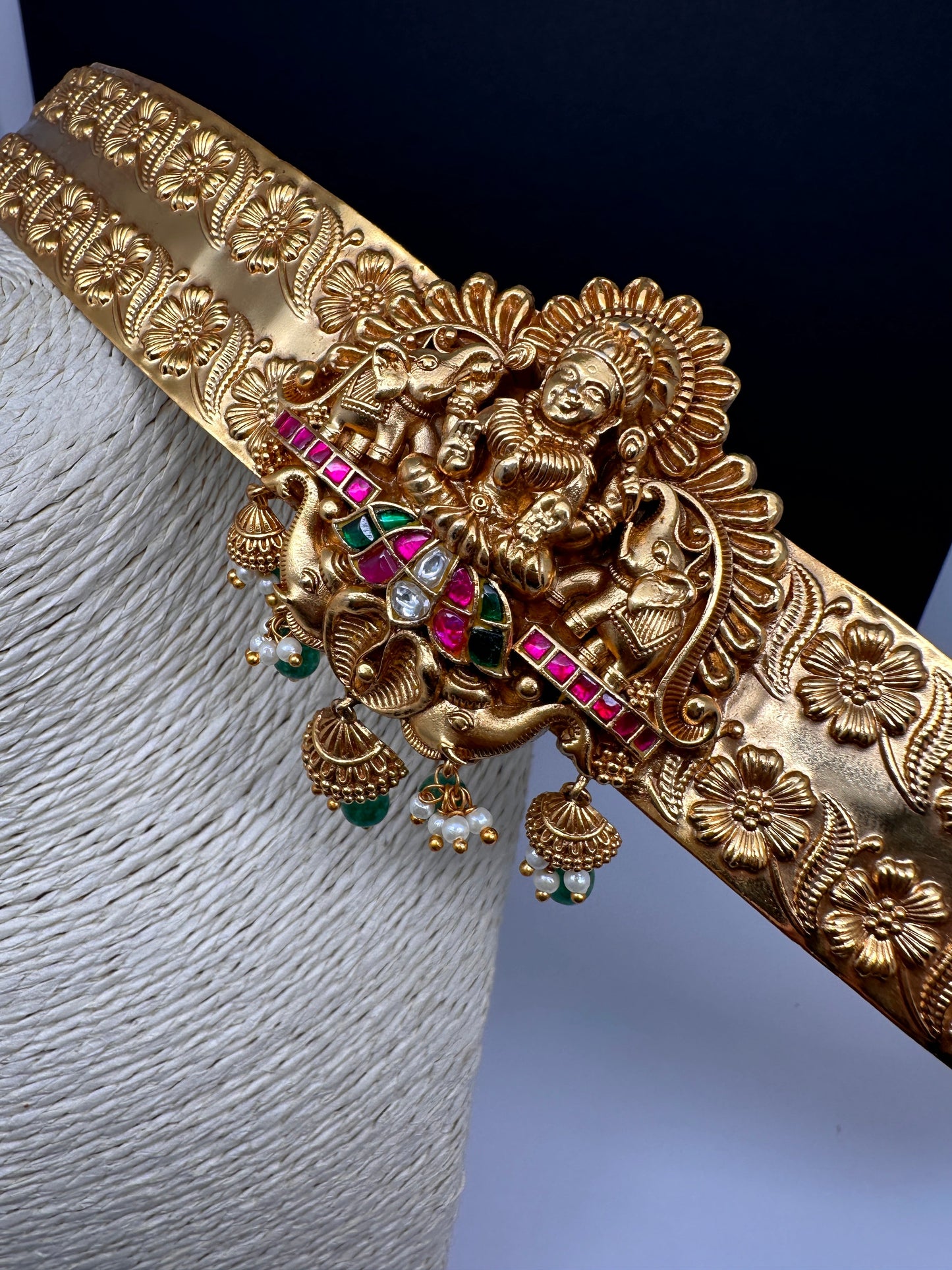 Goddess Lakshmi Motif Jadau Kundan Hip Belt Vaddanam