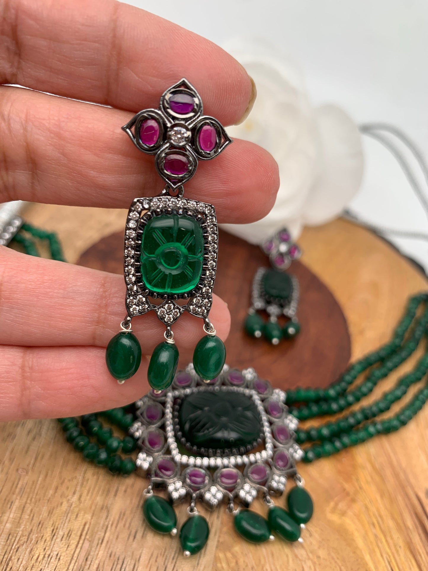 Multi Stone AD Victorian Polish Pendent Green Onyx Beads Choker