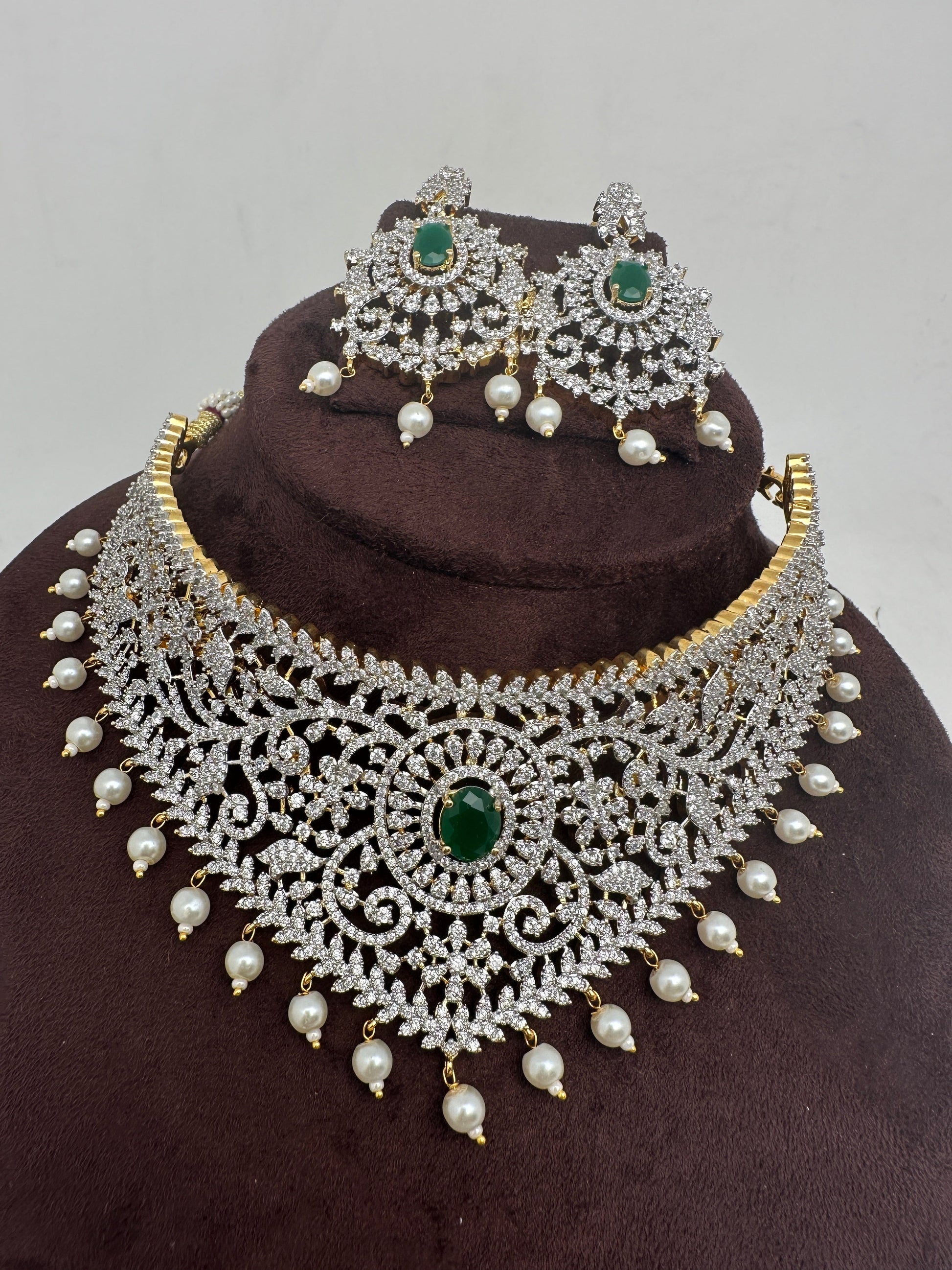 AD Diamond Finish Choker - Green
