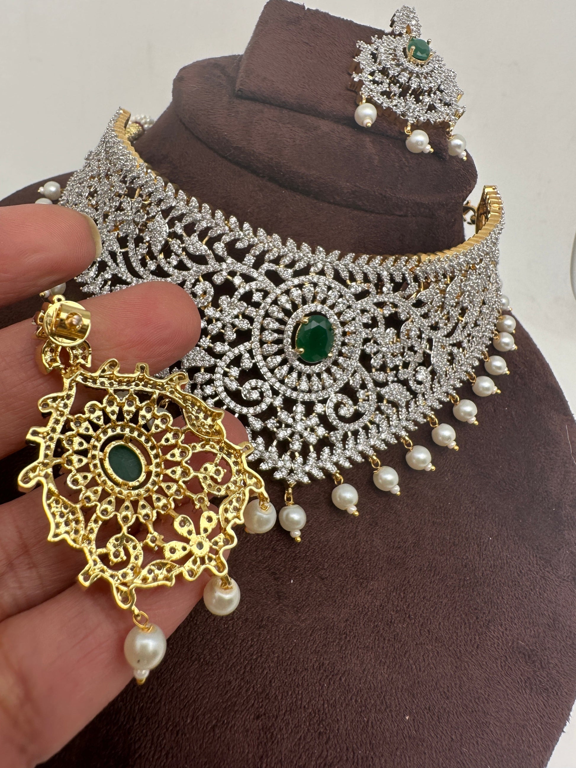 AD Diamond Finish Choker - Green