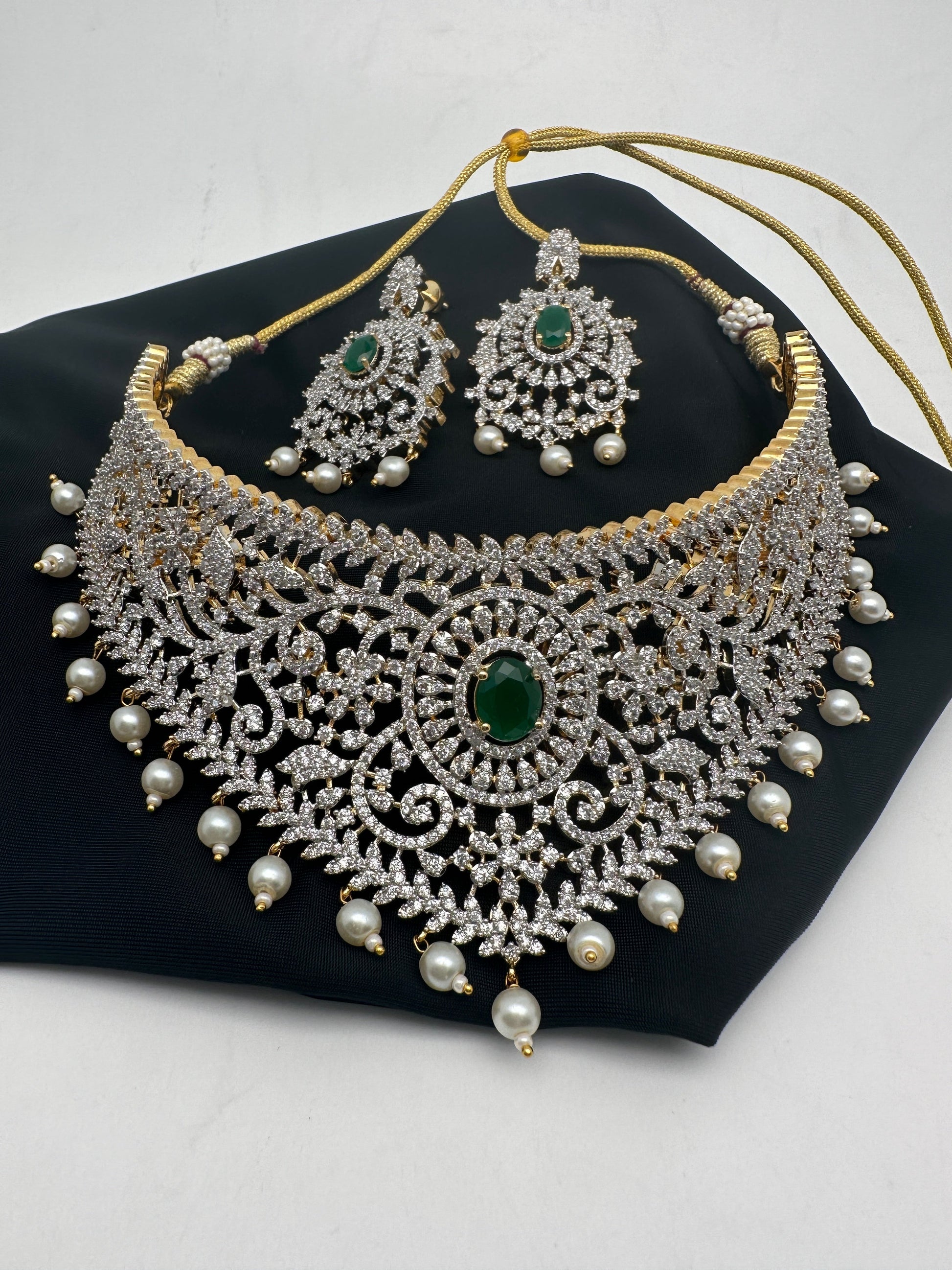 AD Diamond Finish Choker - Green