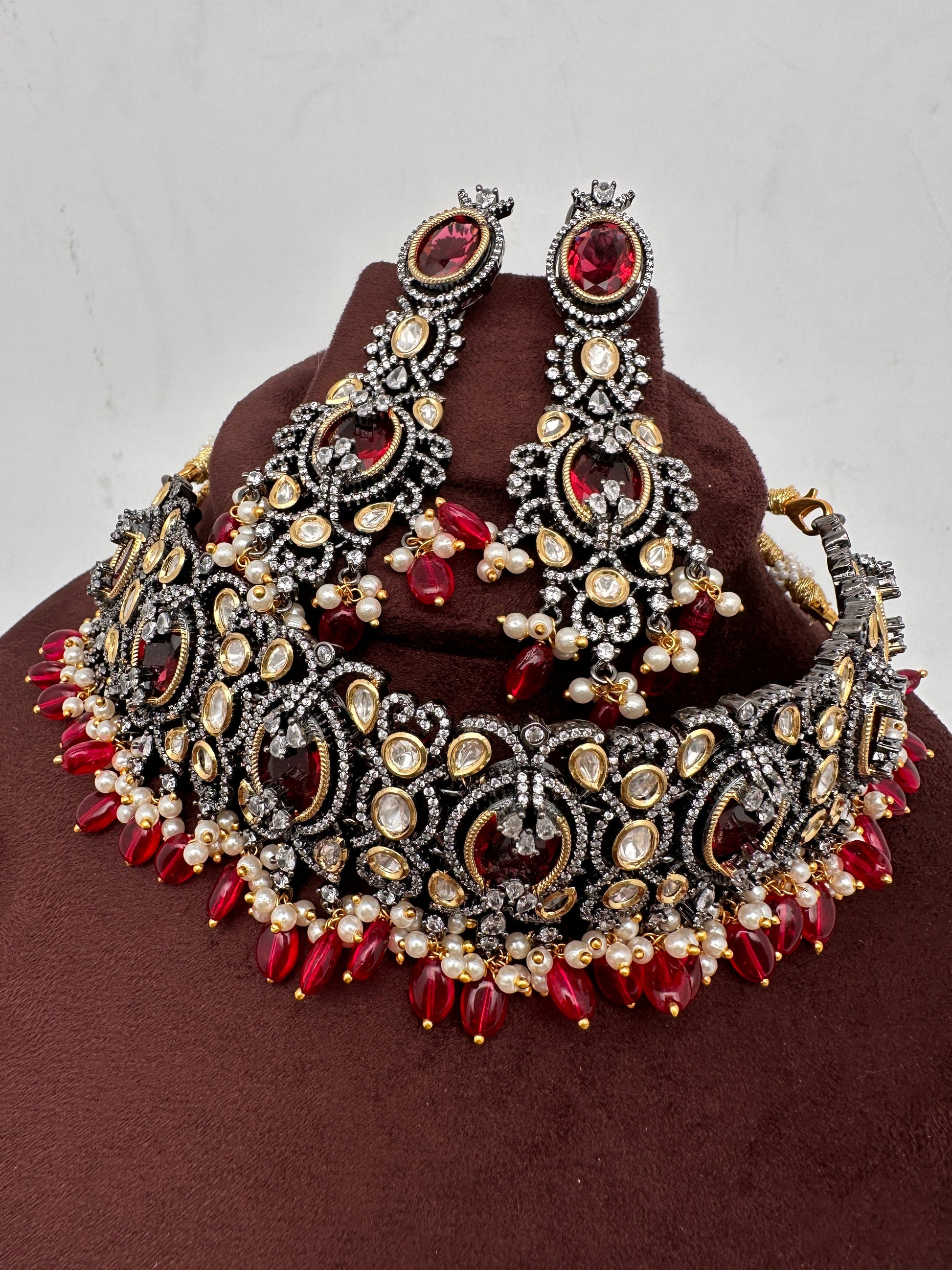Moissanite Kundan Victorian Finish Color Stone Color beads Choker - Red