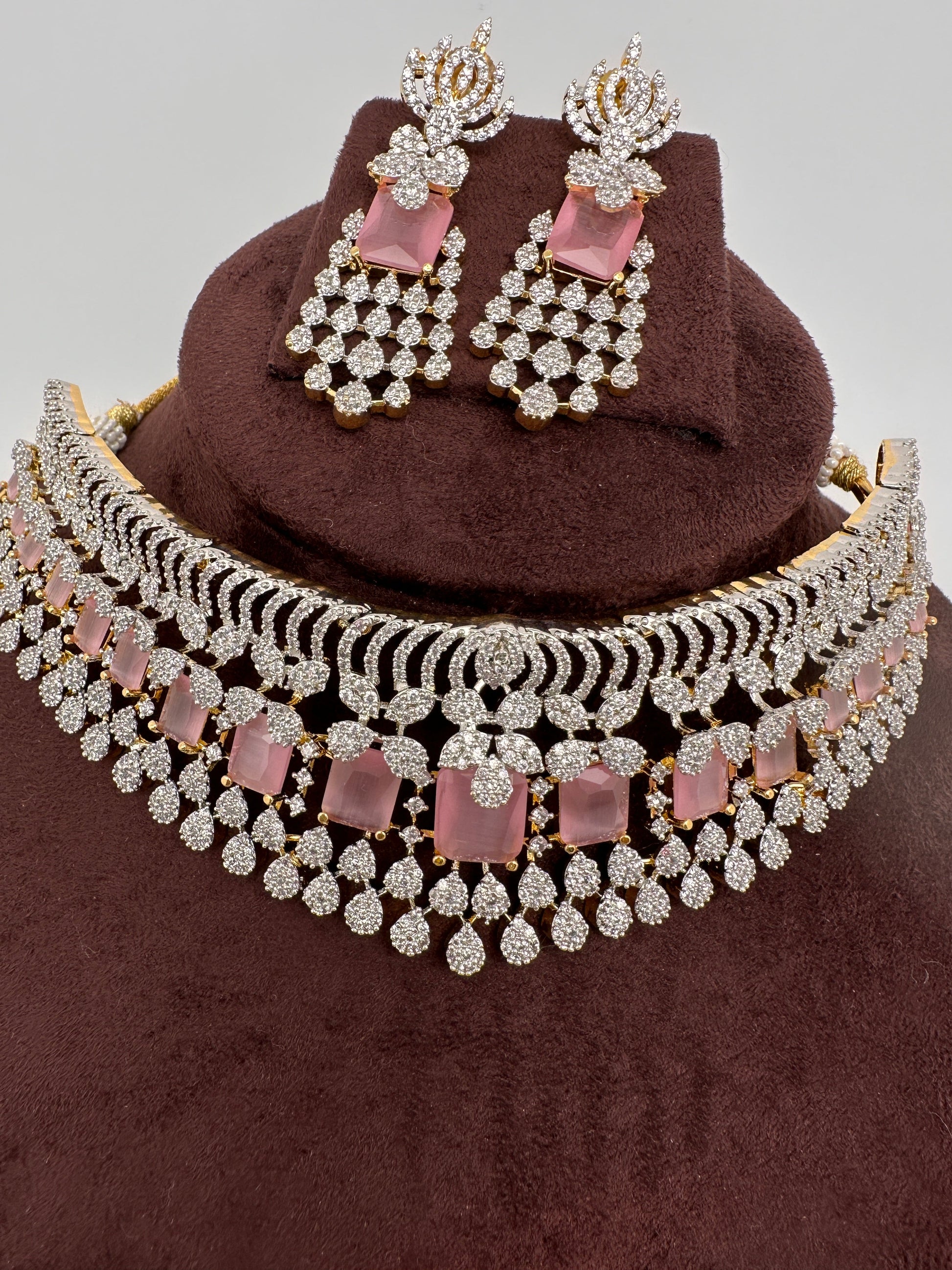 AD Color Stone Choker - Pink