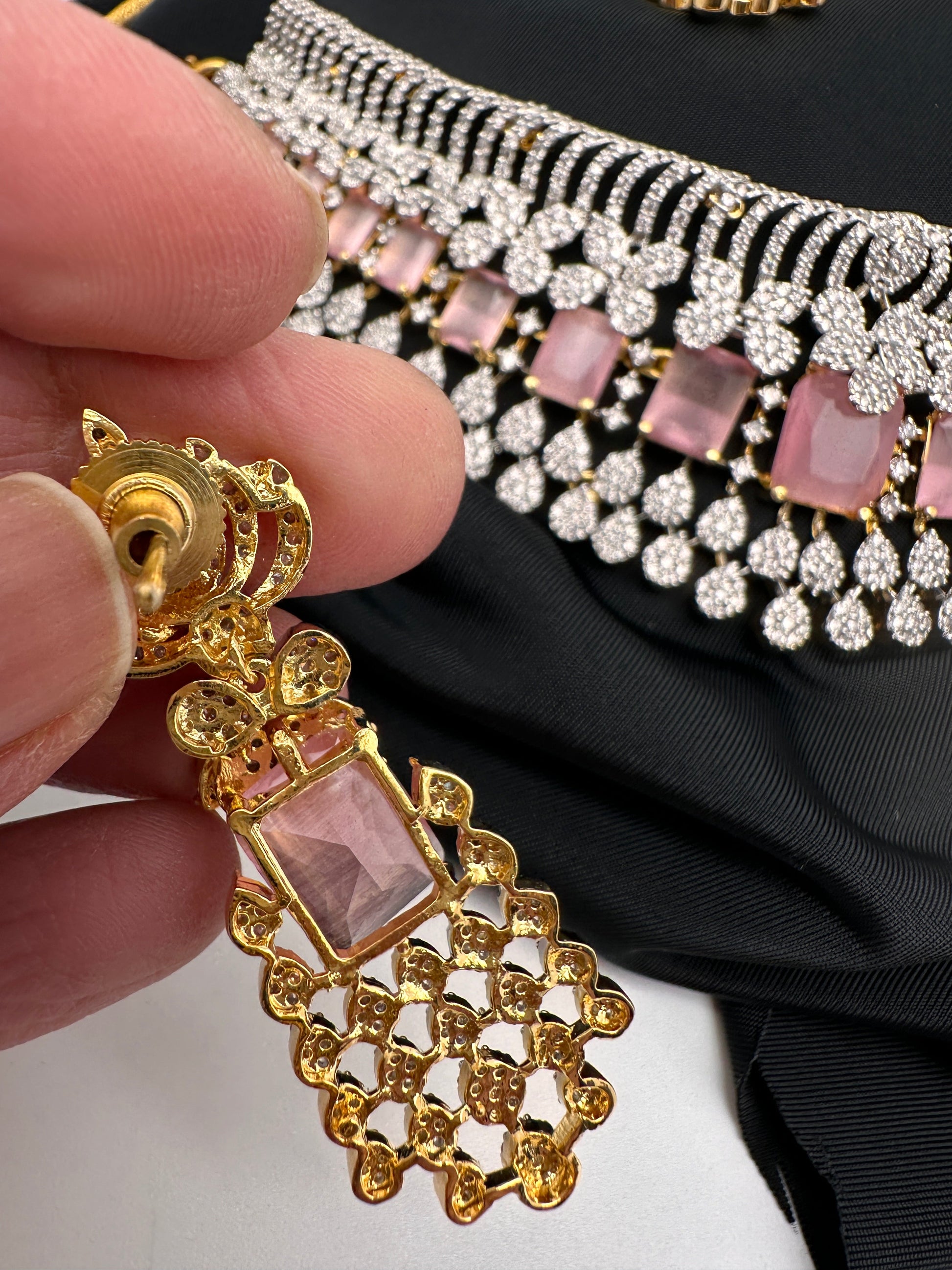 AD Color Stone Choker - Pink