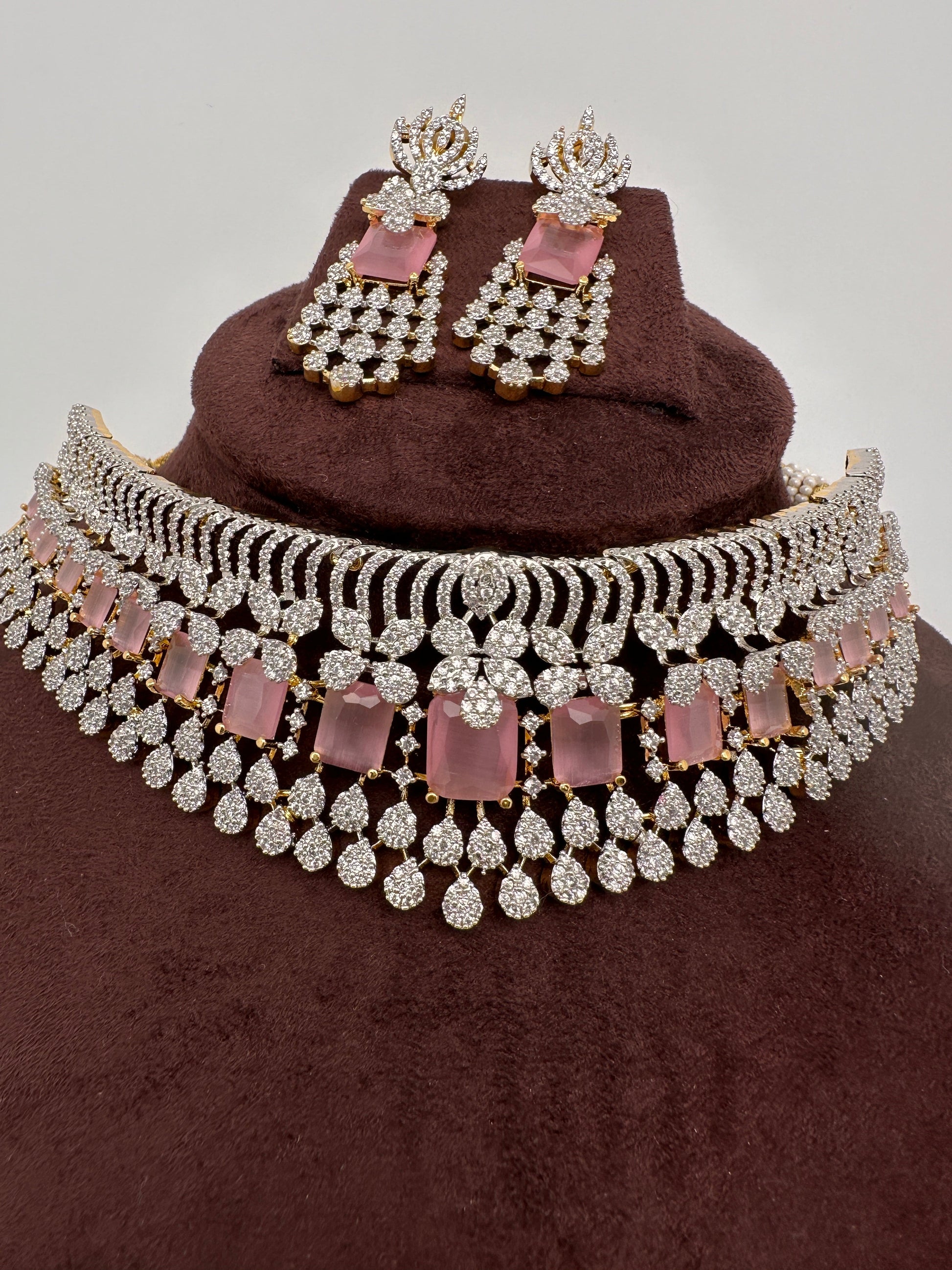 AD Color Stone Choker - Pink