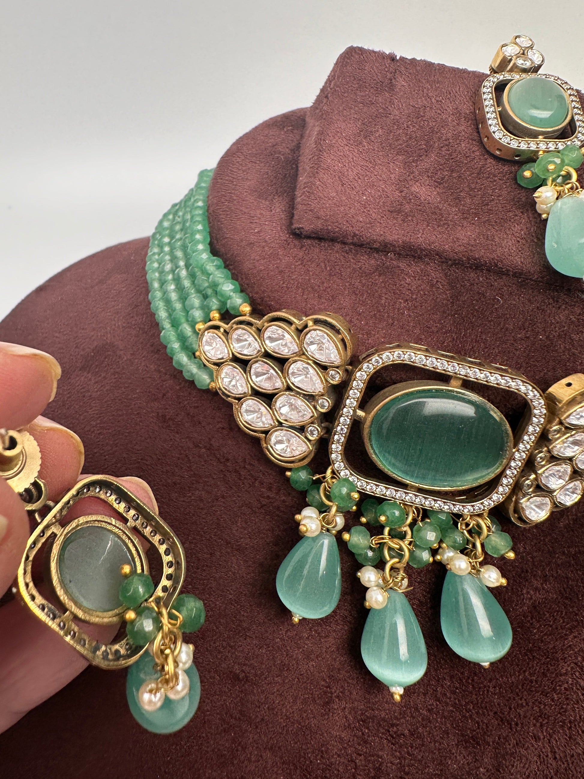 Moissanite Color Stone Mehendi Polish Choker - Green