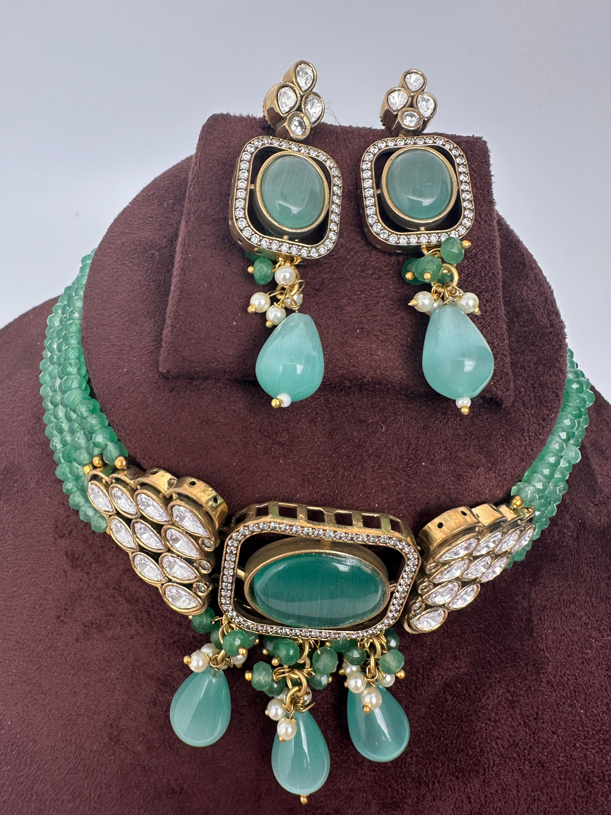 Moissanite Color Stone Mehendi Polish Choker - Green