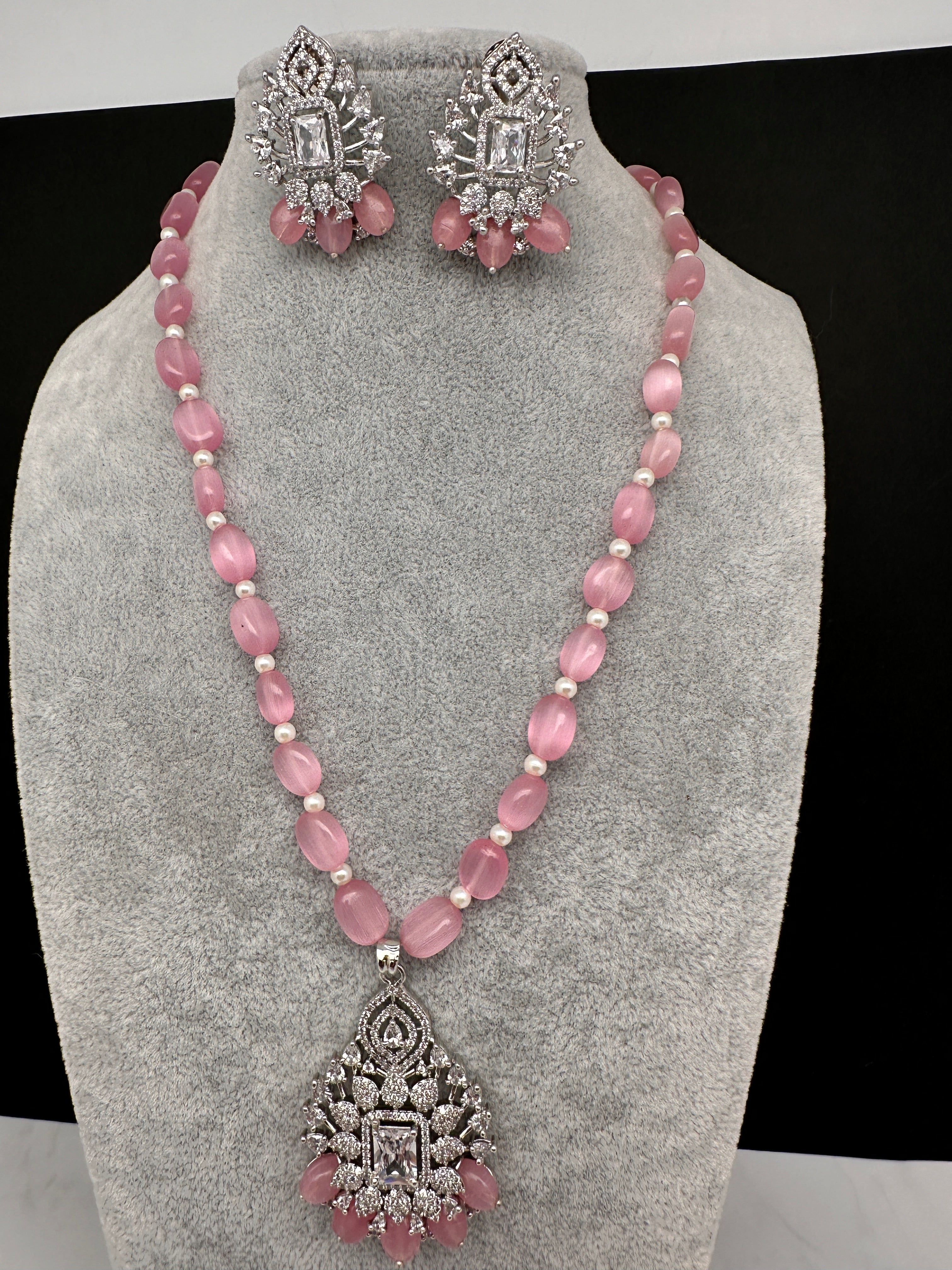 genric Yash Gems Blue Leheriya Onyx Stone Beads Necklace Single Line for  Women and Girls : Amazon.in: Jewellery