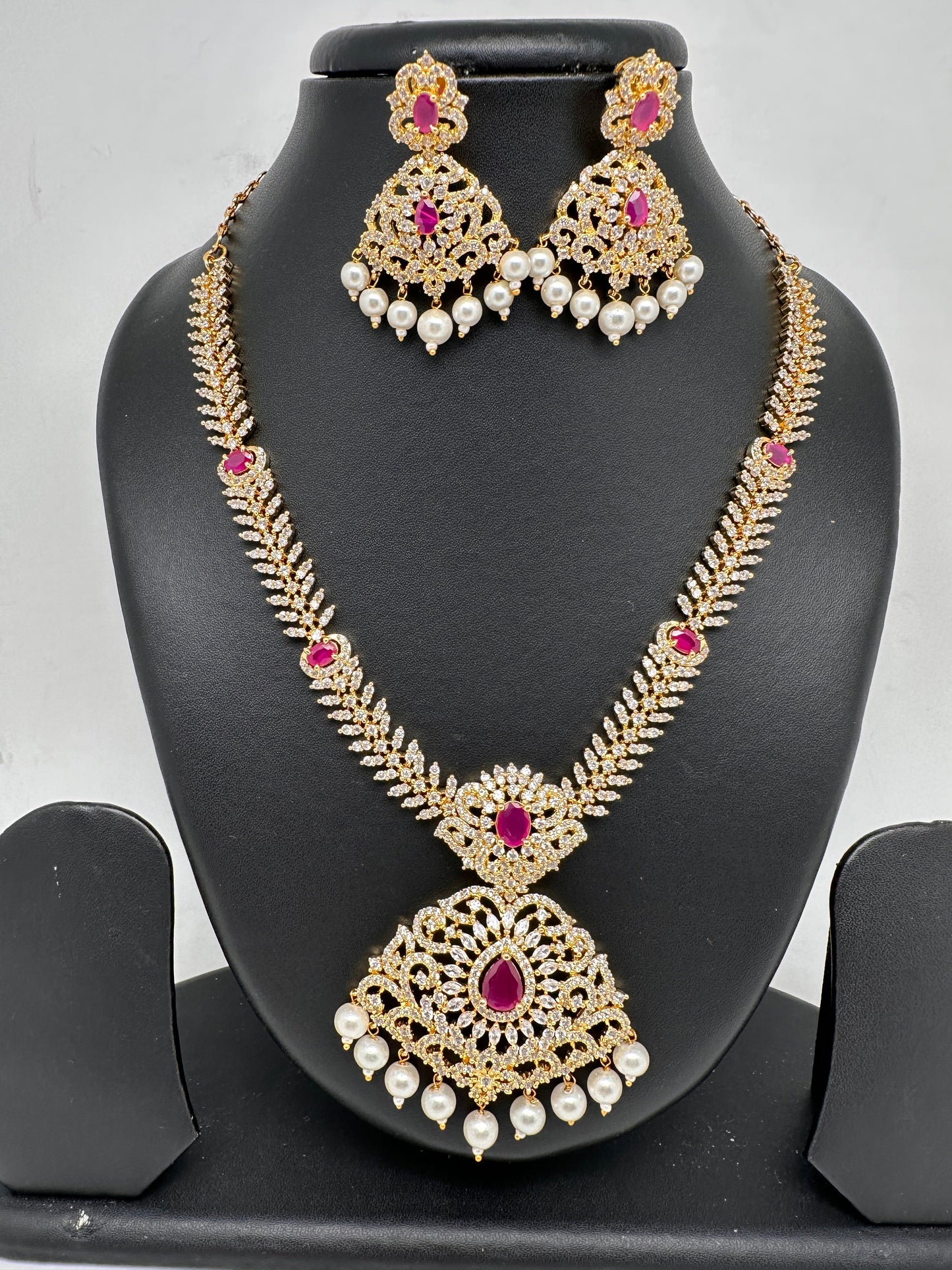 AD Red Stone Golden Finish Short Necklace