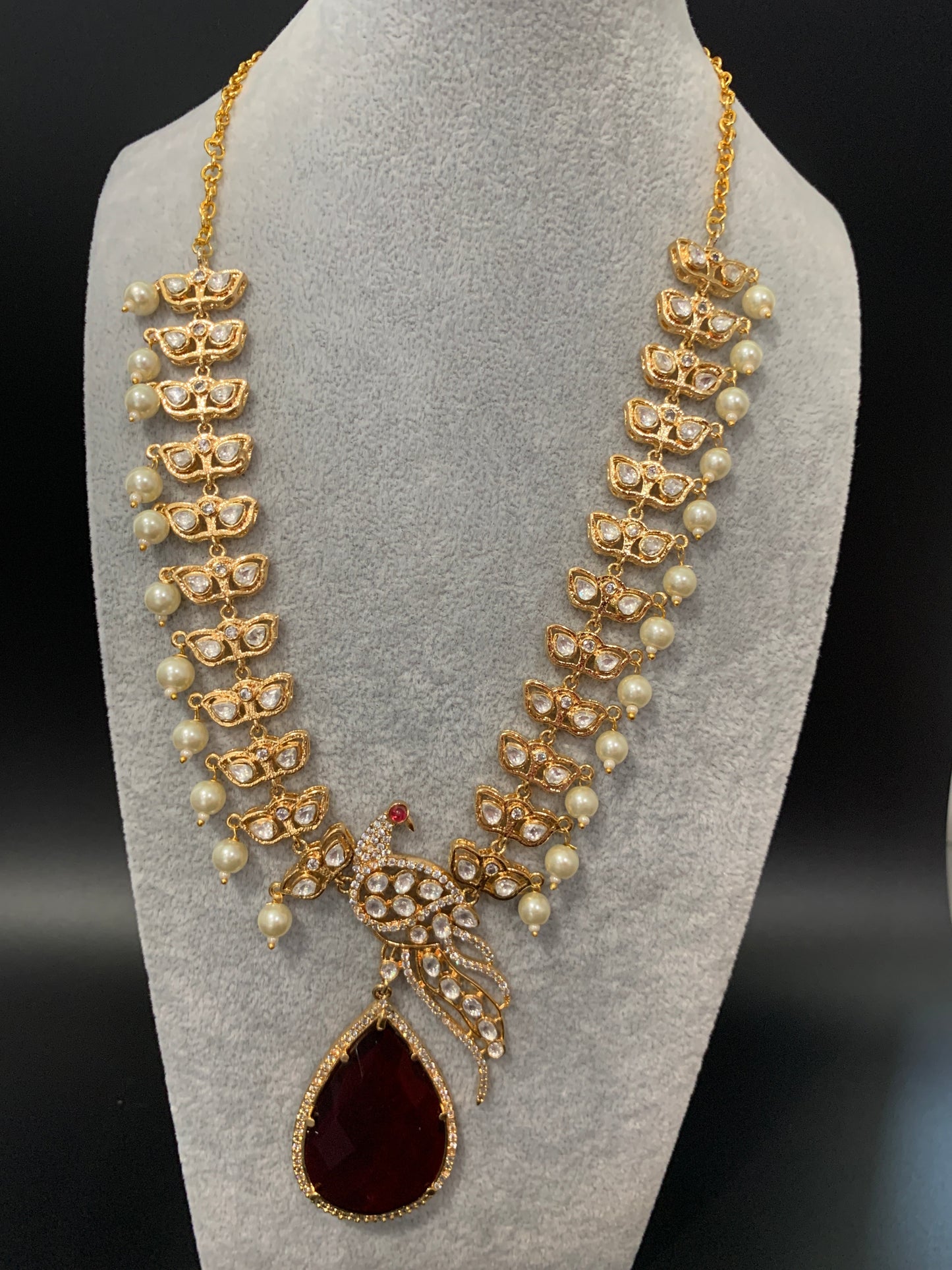 Peacock Pattern Wine Red Stone Pendent Kundan Pearls Short Necklace