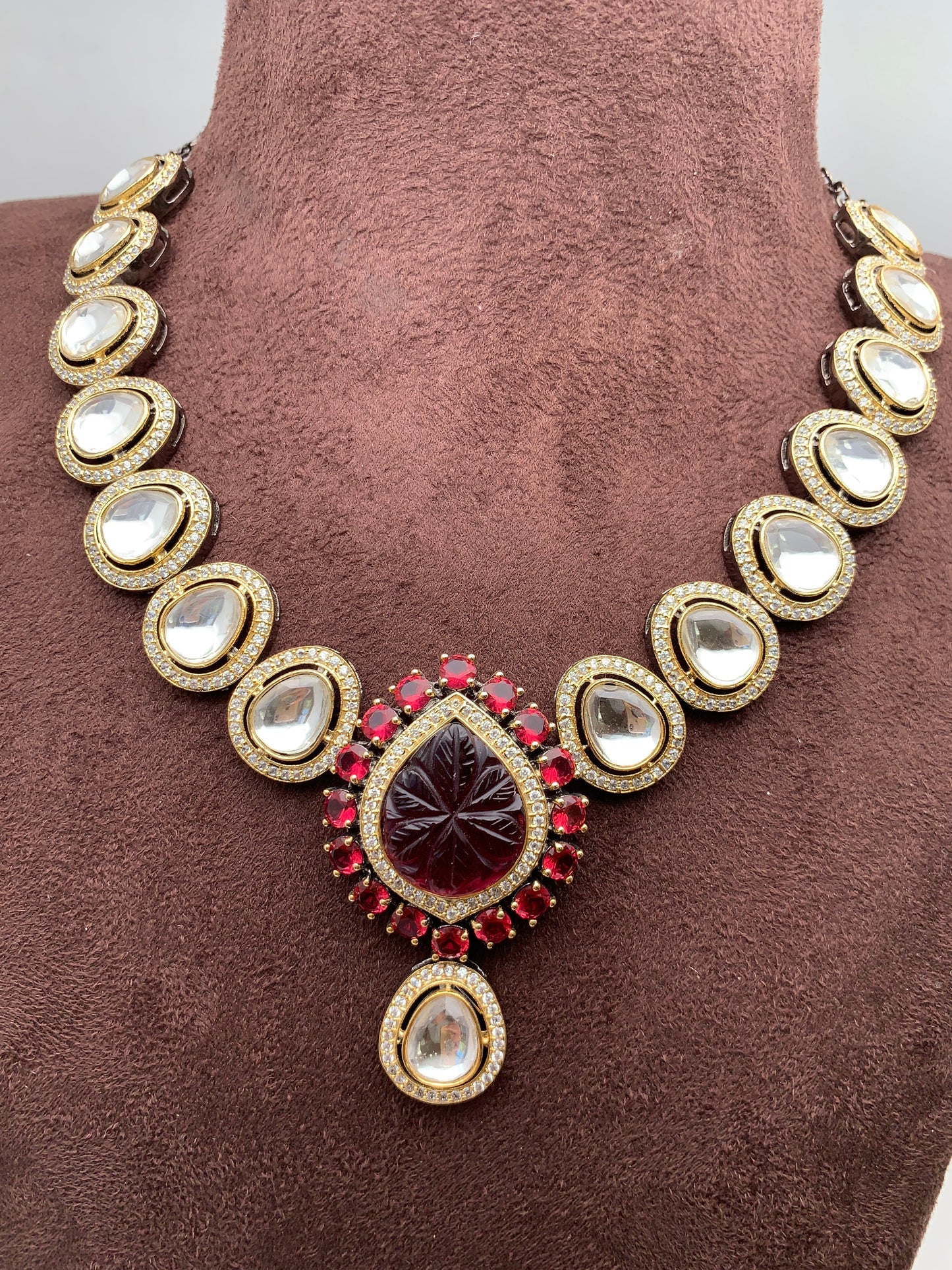 Moissanite Polki Pink Carved Stone Short Necklace