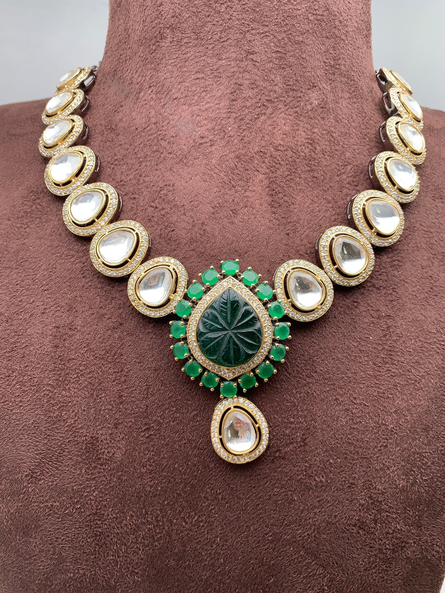 Moissanite Polki Green Carved Stone Short Necklace