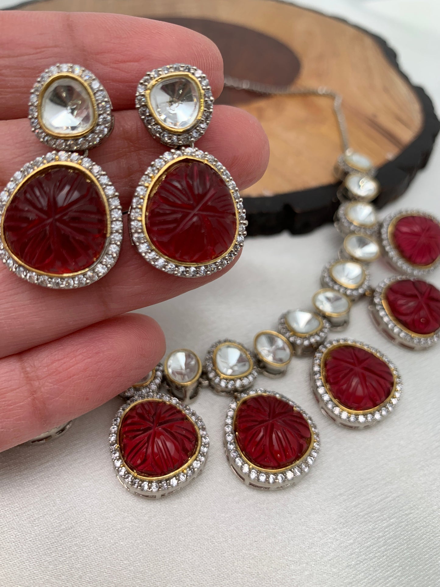 Moissanite Red Carved Stone Silver Polish Short Necklace