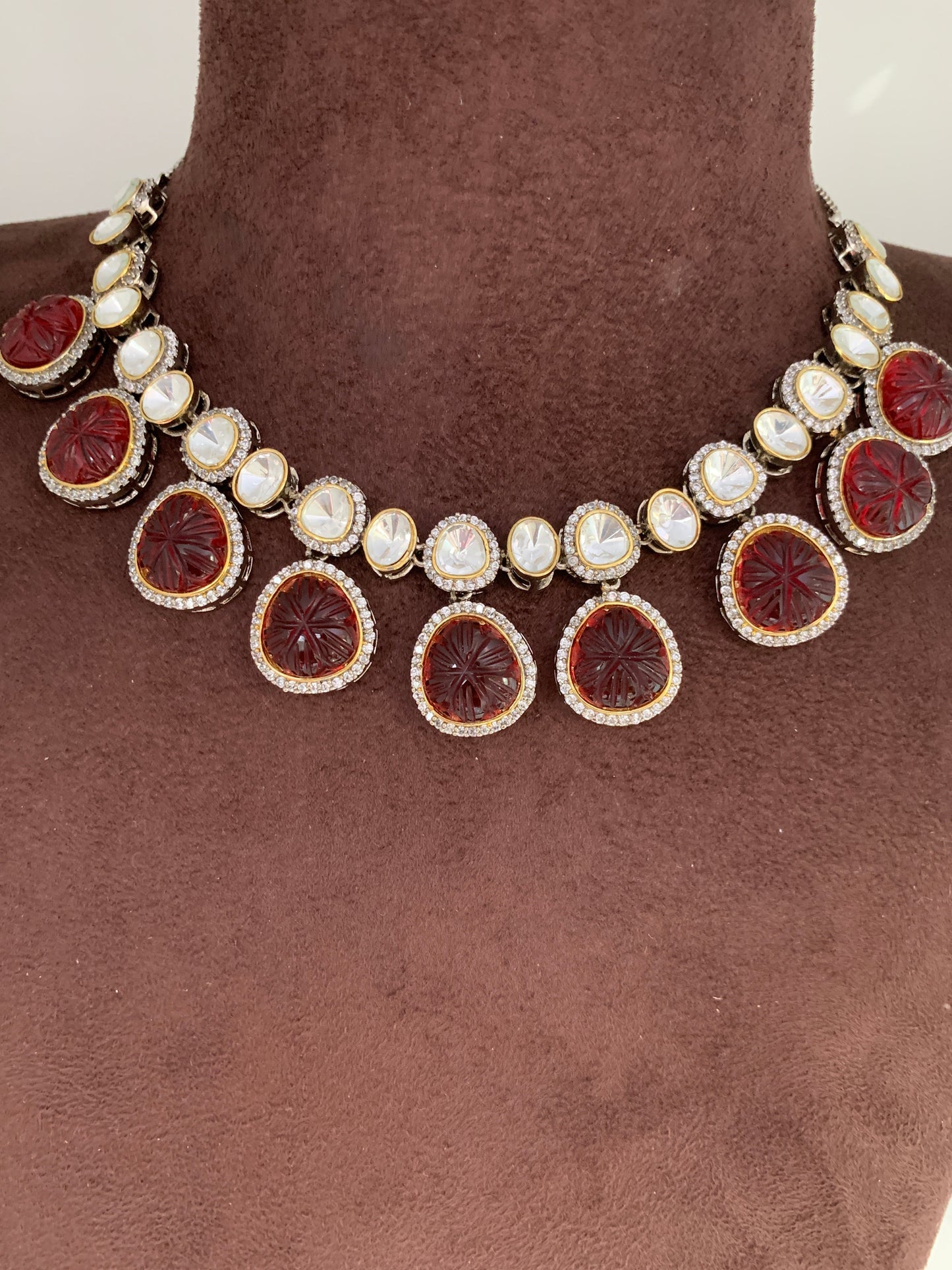 Moissanite Red Carved Stone Silver Polish Short Necklace