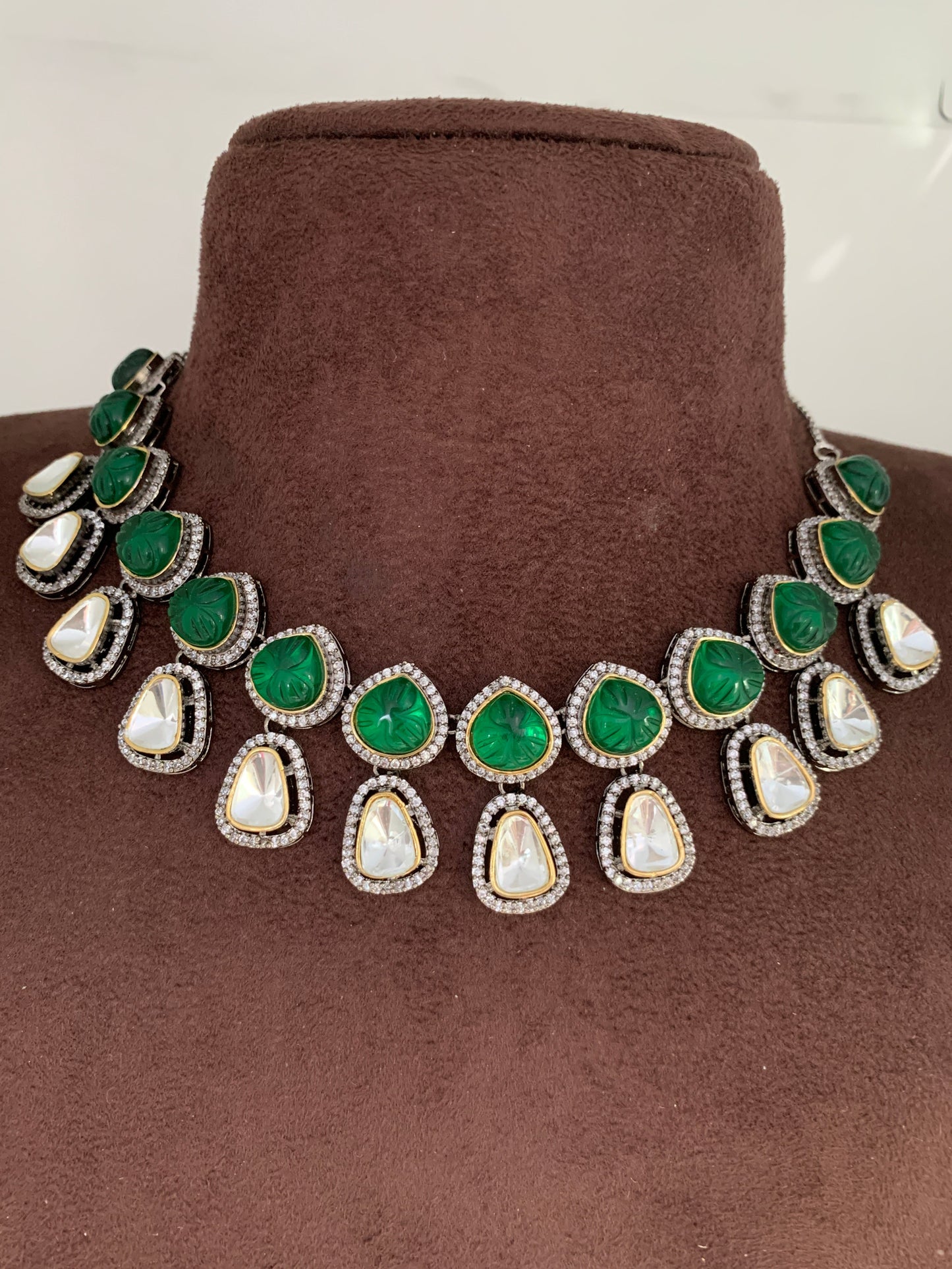 Moissanite Polki Green Carved Stone Victorian Silver Polish Short Necklace