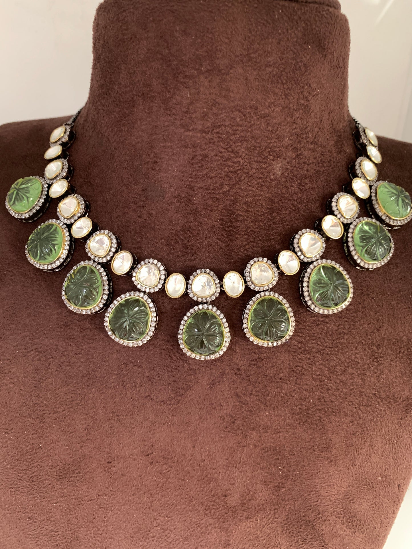 Moissanite Polki Mint Green Carved Stone Victorian Silver Polish Short Necklace