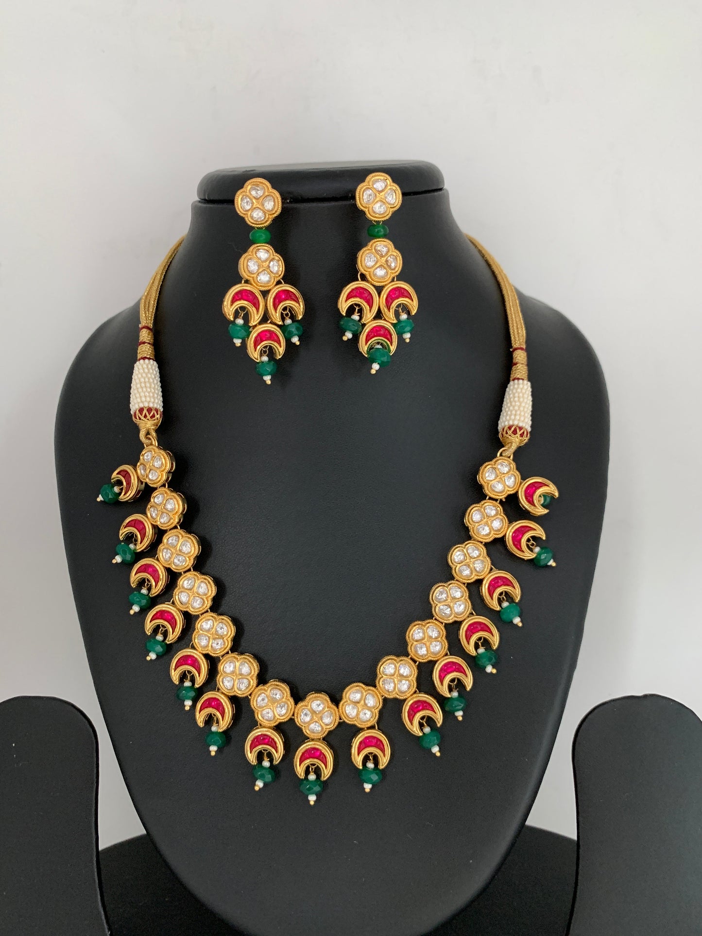 Kundan Floral Short Necklace