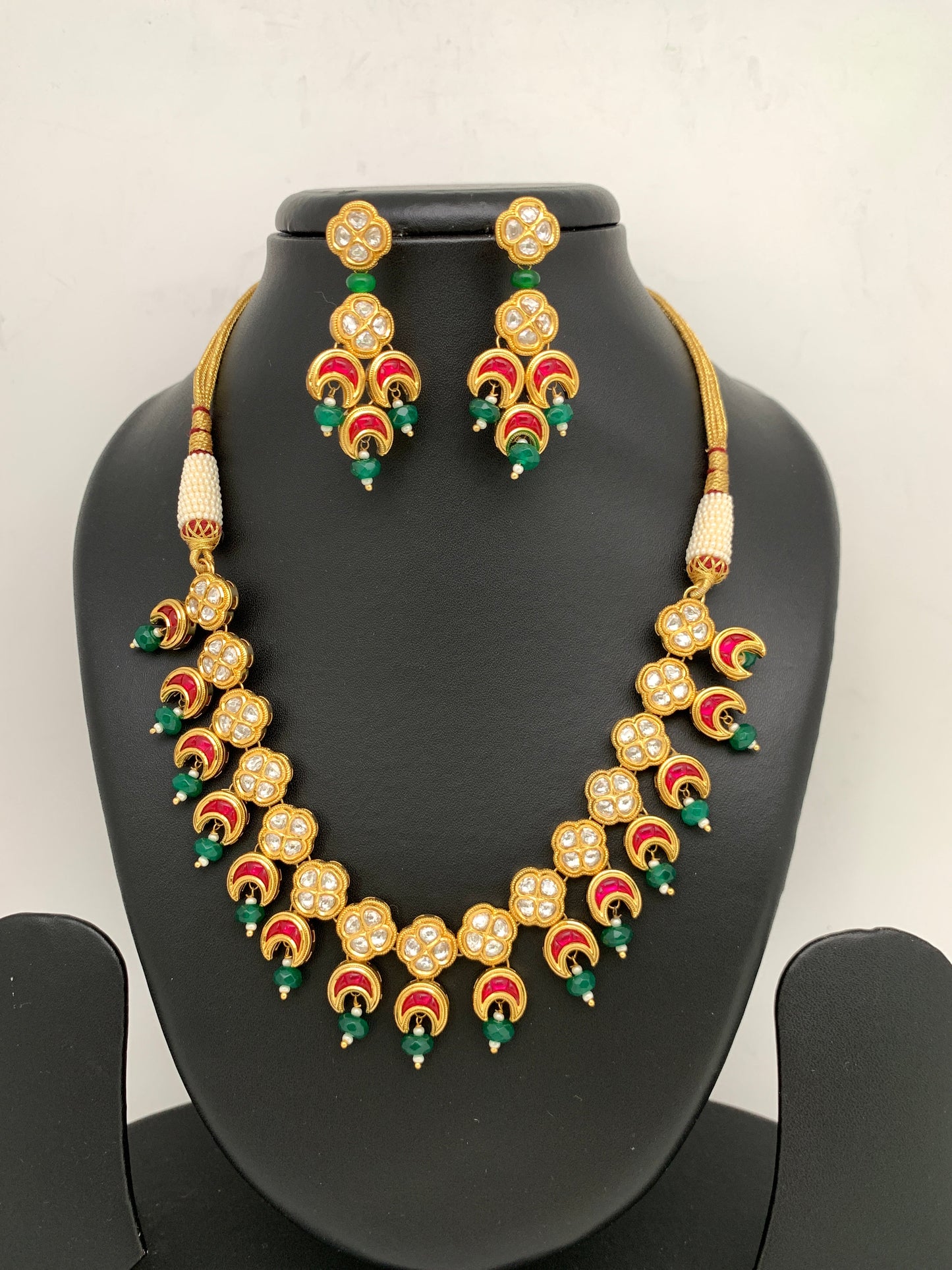 Kundan Floral Short Necklace
