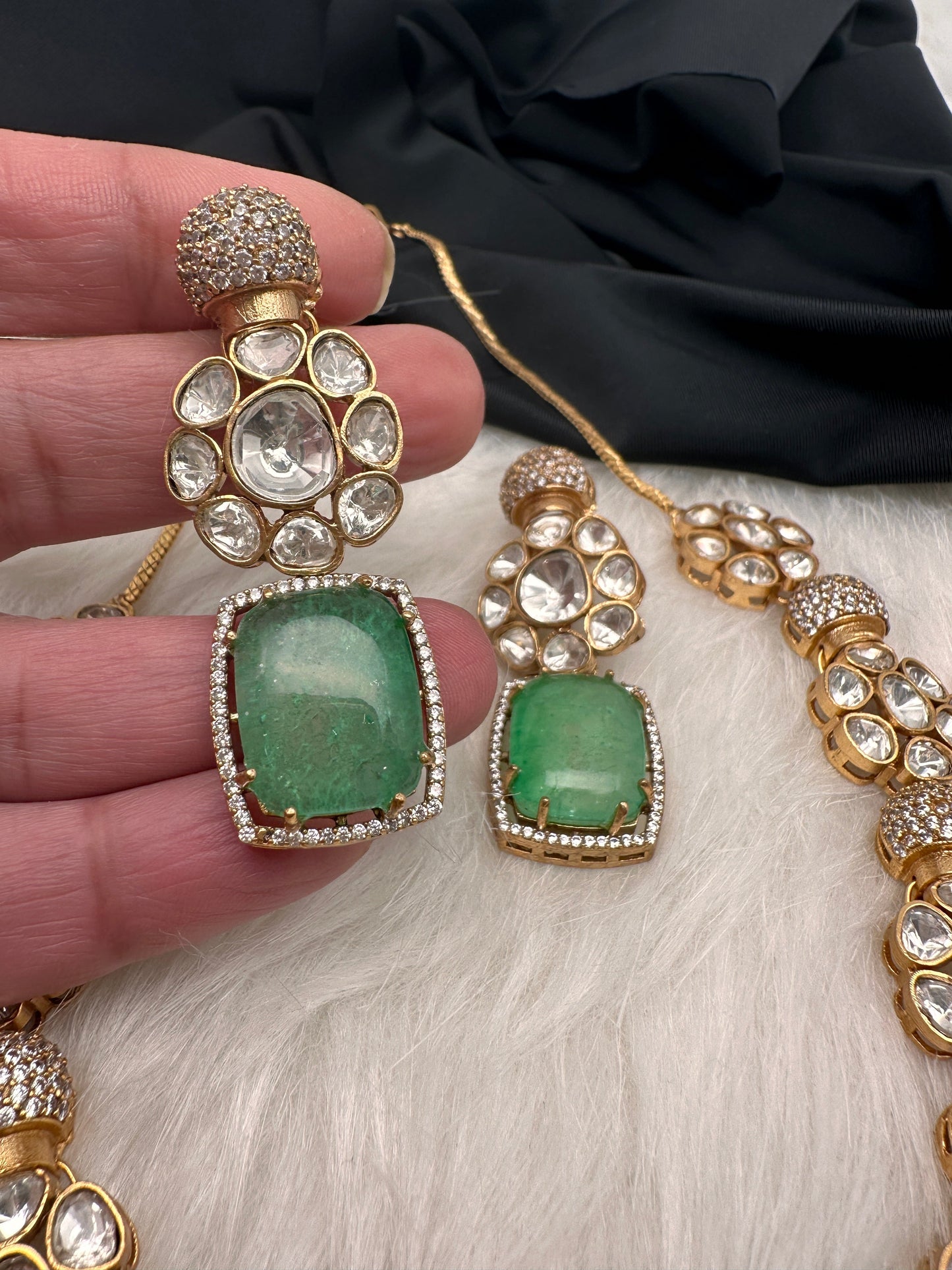 Kundan Floral Pink Green Stone Short Necklace