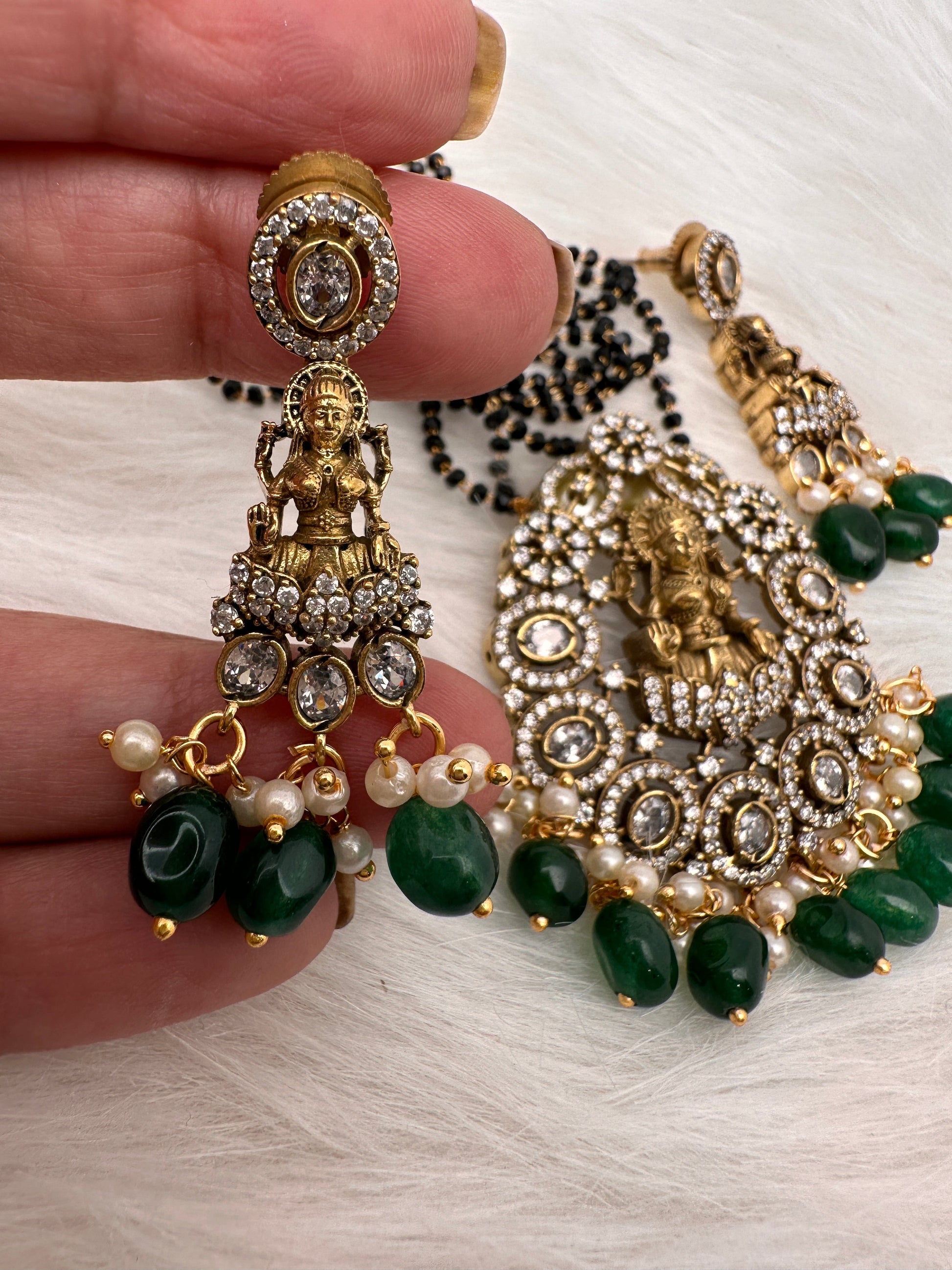 Goddess Lakshmi Color Stone Color Beads Mangalsutra Necklace - Green