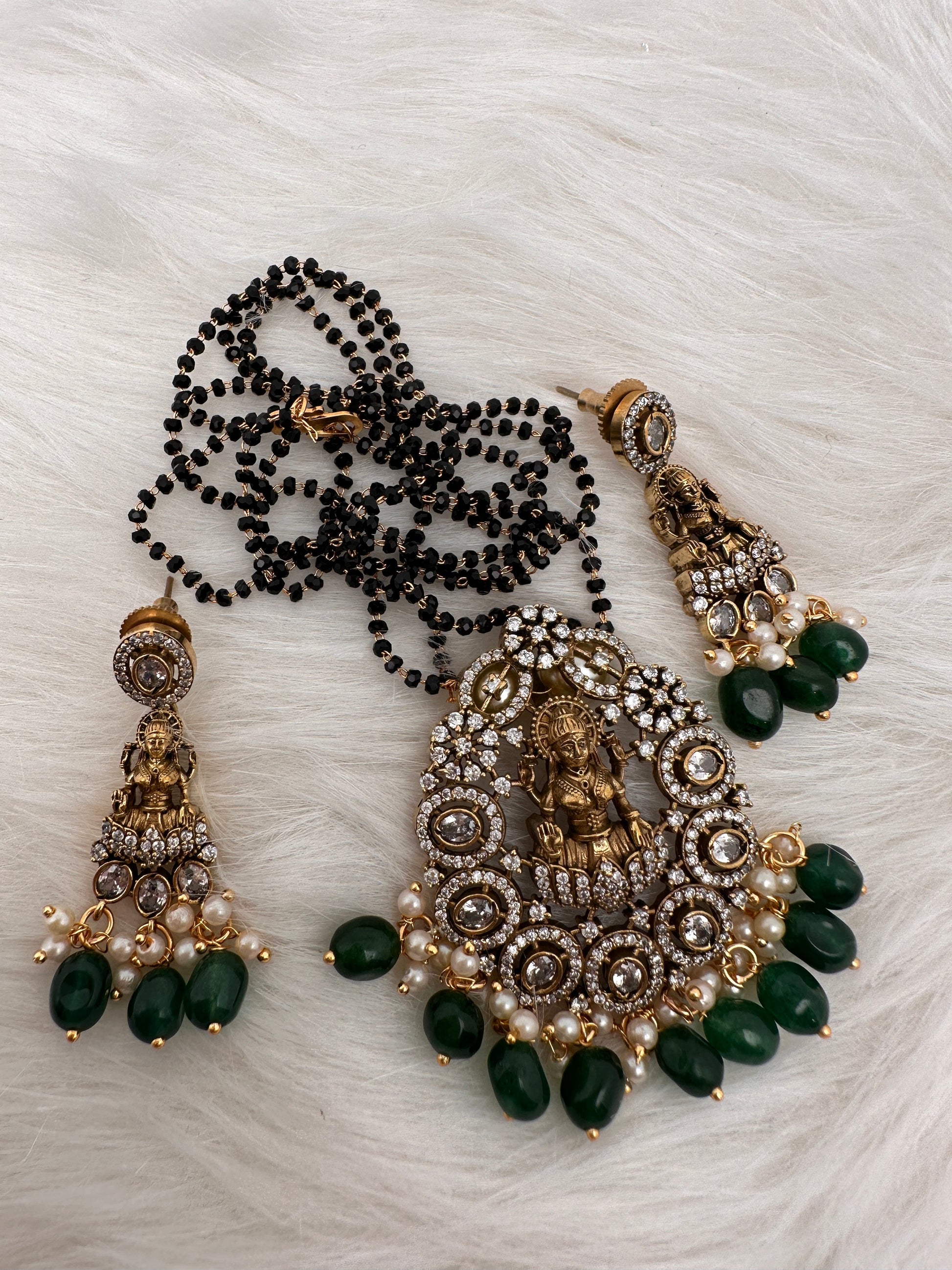 Goddess Lakshmi Color Stone Color Beads Mangalsutra Necklace - Green