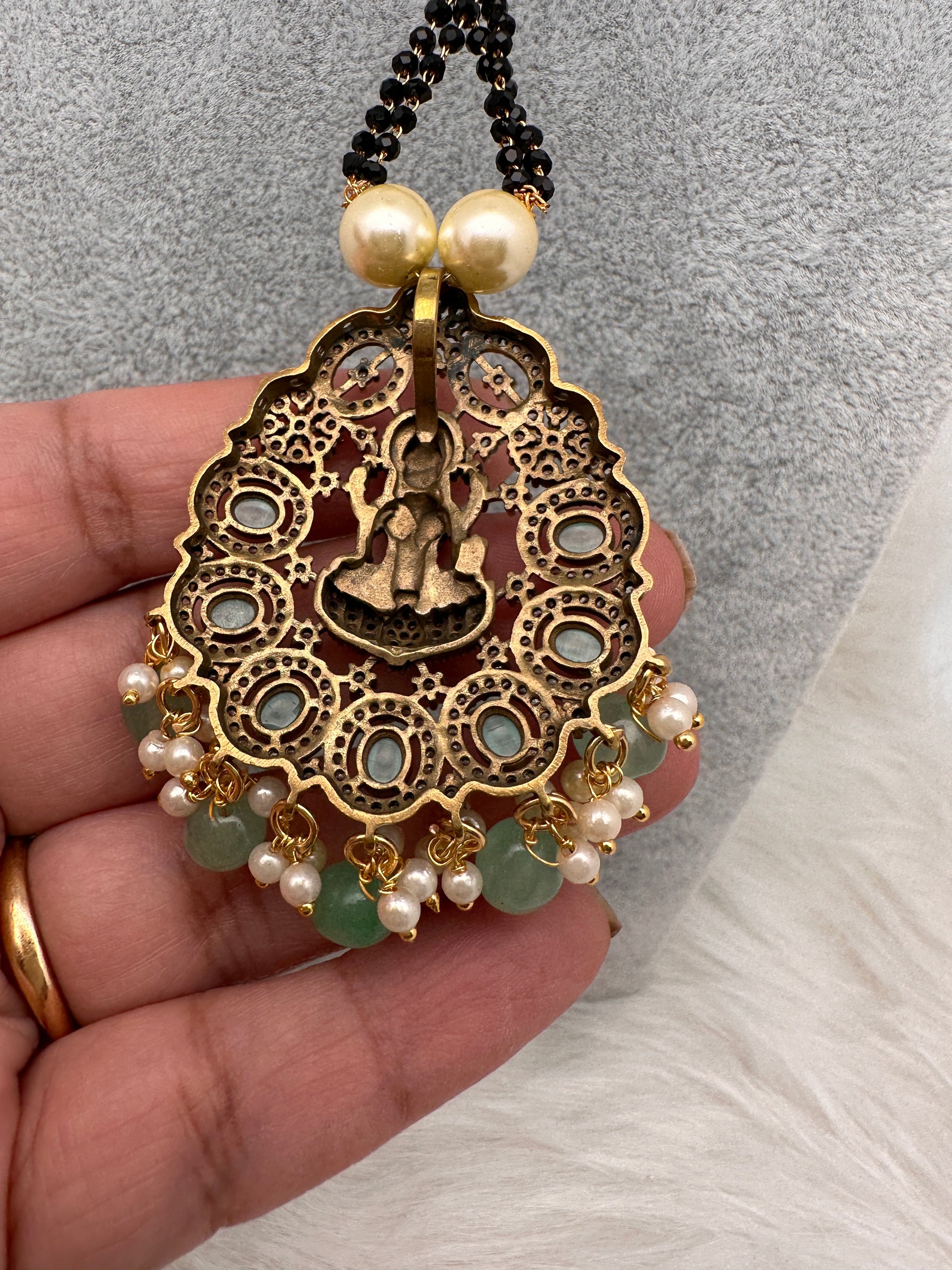 Goddess Lakshmi Color Stone Color Beads Mangalsutra Necklace - LightGreen