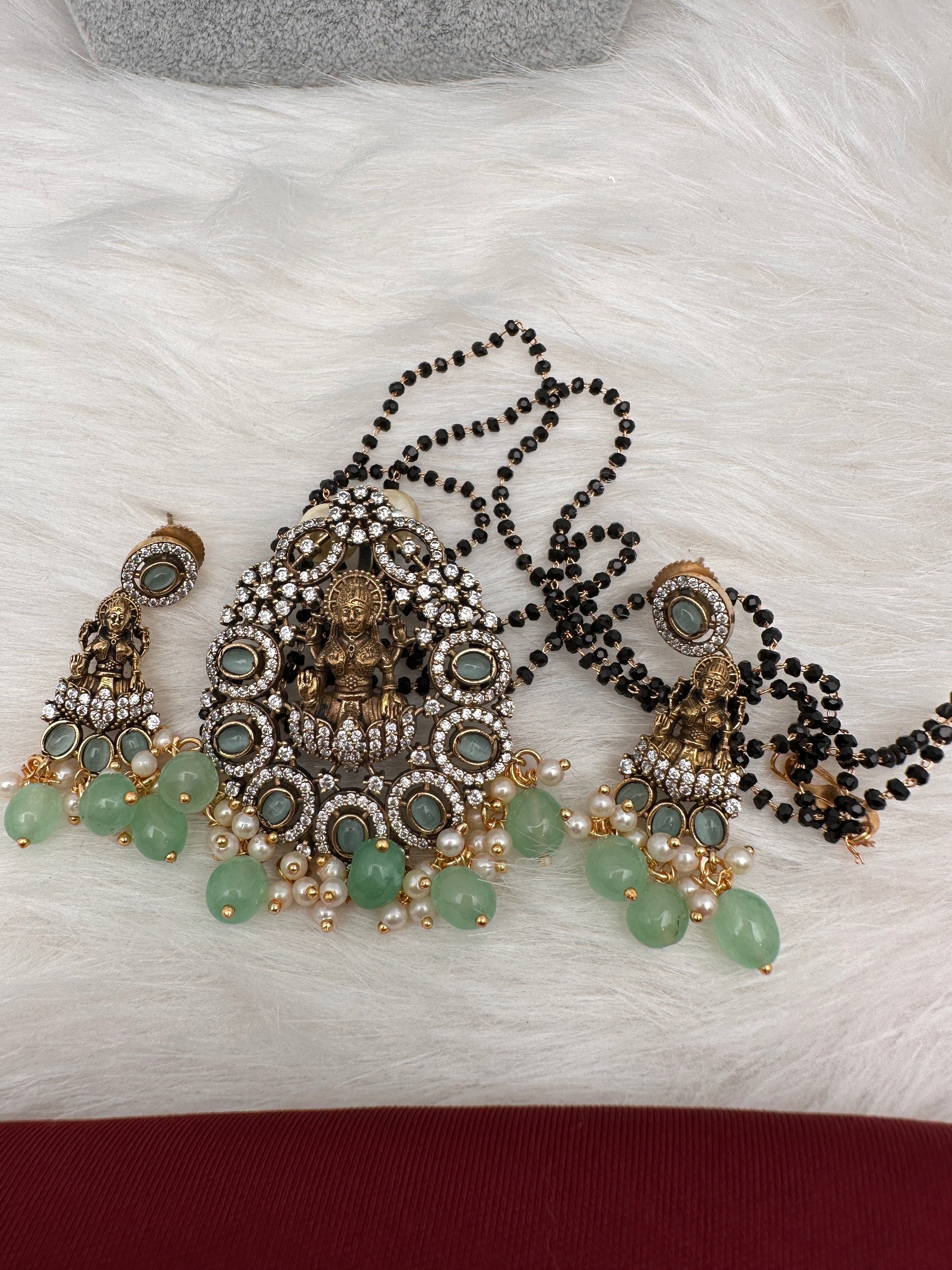 Goddess Lakshmi Color Stone Color Beads Mangalsutra Necklace - LightGreen