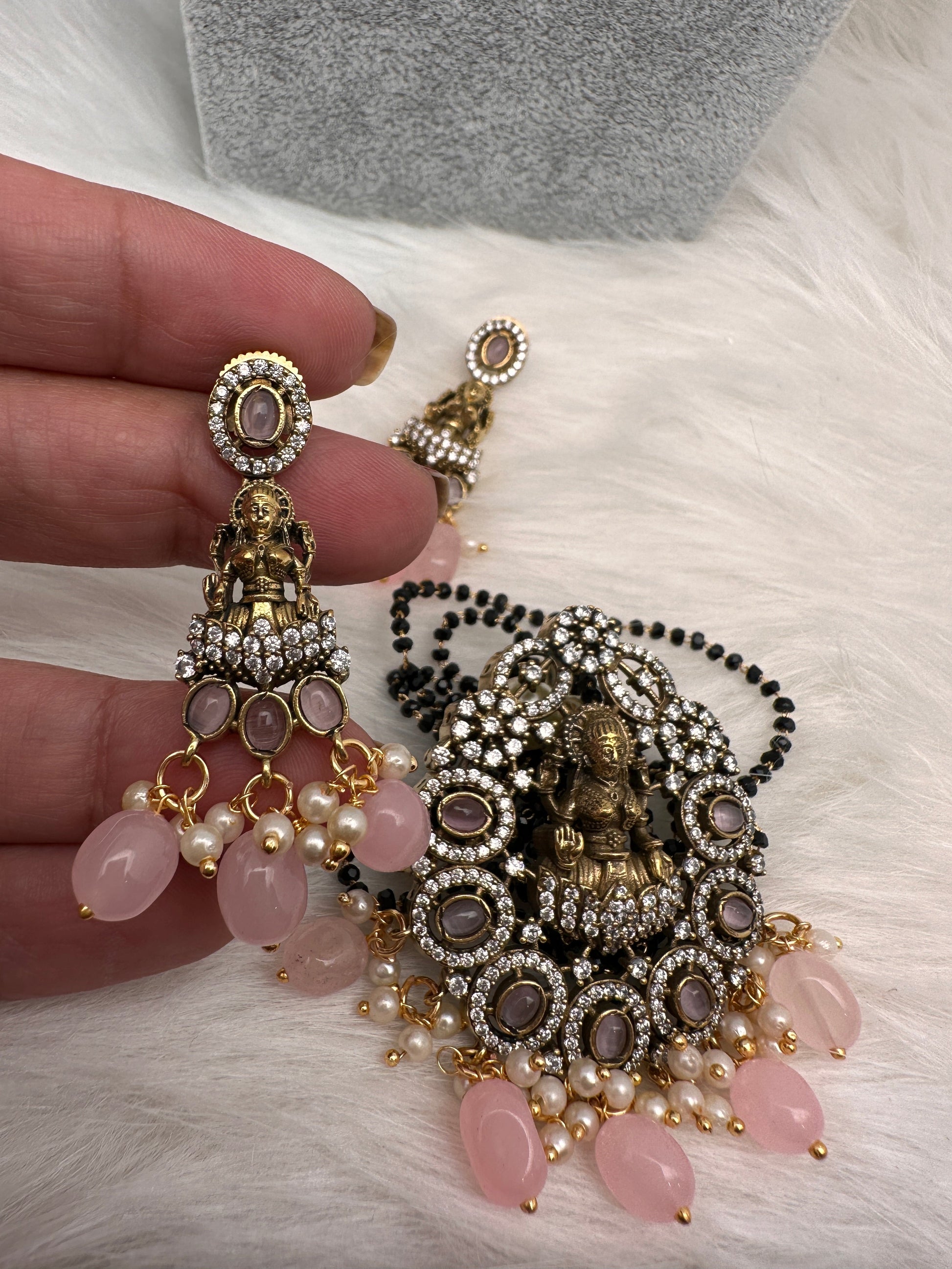 Goddess Lakshmi Color Stone Color Beads Mangalsutra Necklace - Pink