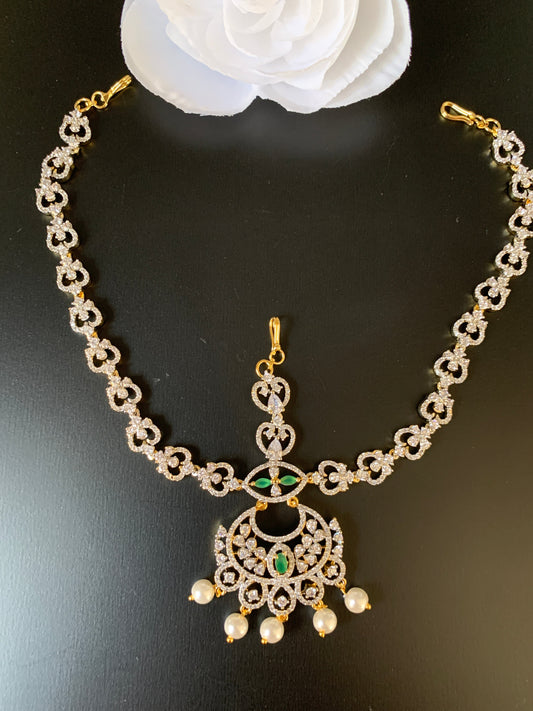 Diamond Finish Maangteeka Mathapatti with Green Stone