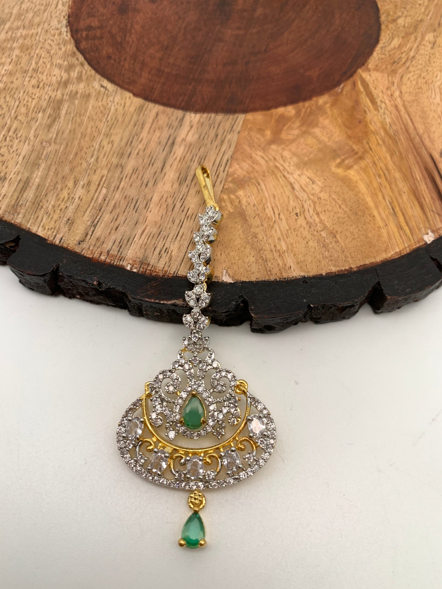 Emerald Green Stone AD Diamond Finish Maangteeka