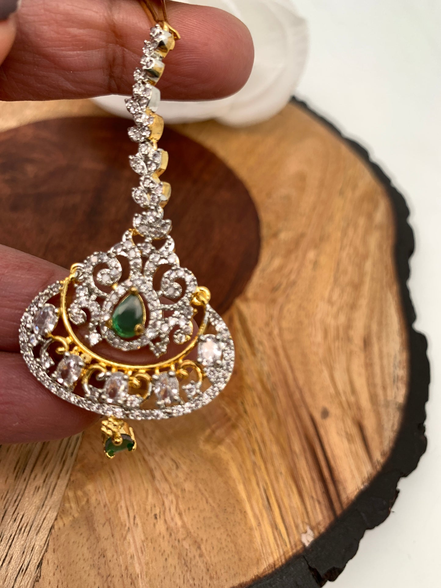 Emerald Green Stone AD Diamond Finish Maangteeka