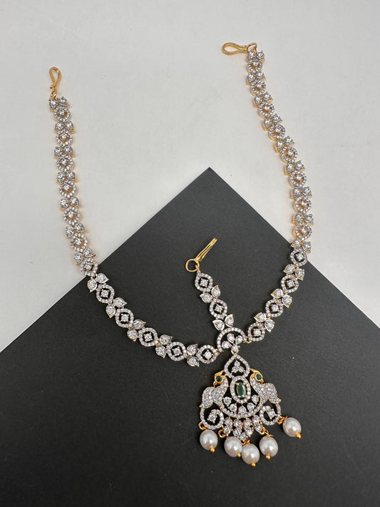 Diamond Finish Maangteeka Mathapatti with Green Stone