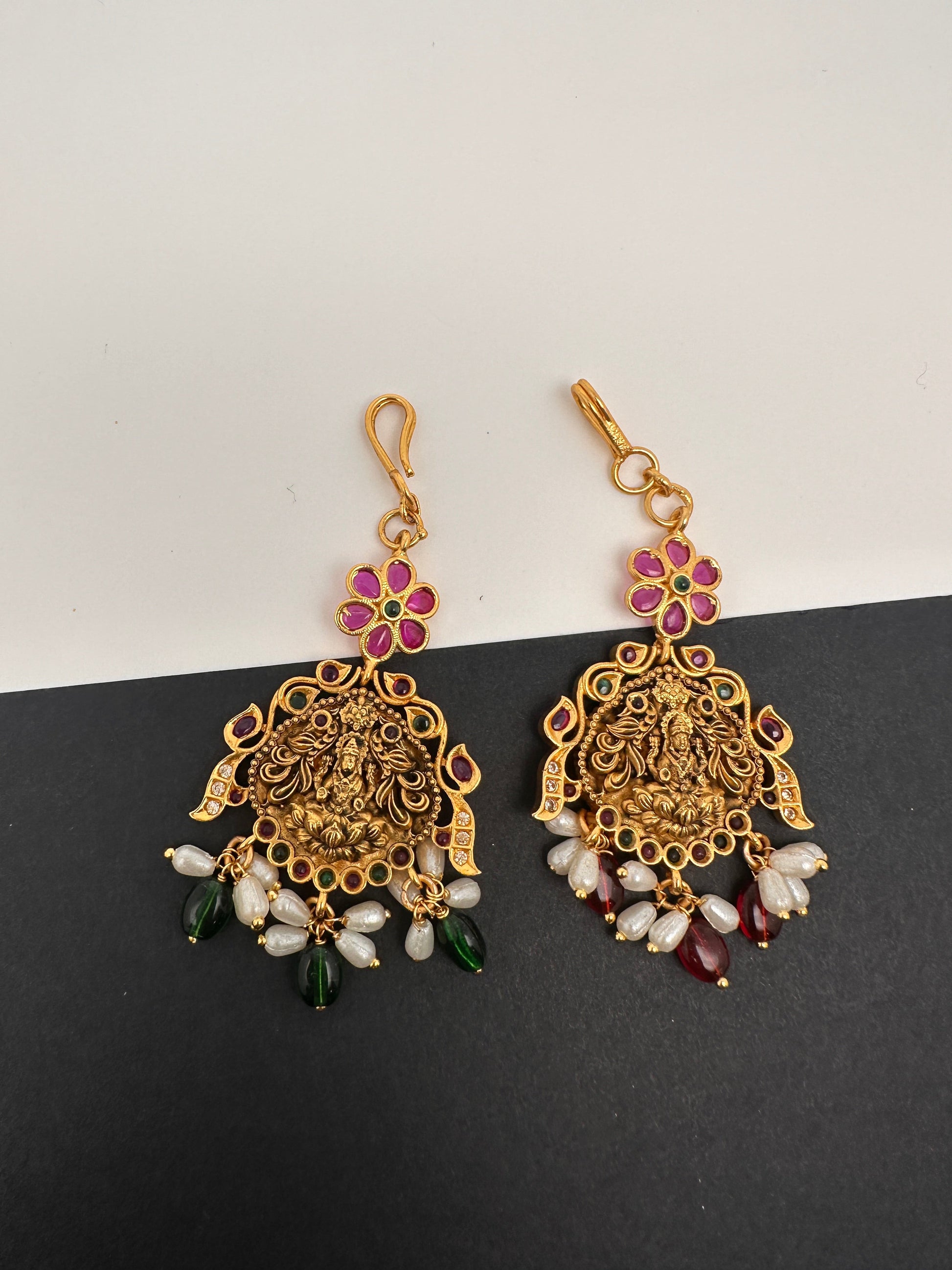 Goddess Lakshmi Matte Mang Tika - Green