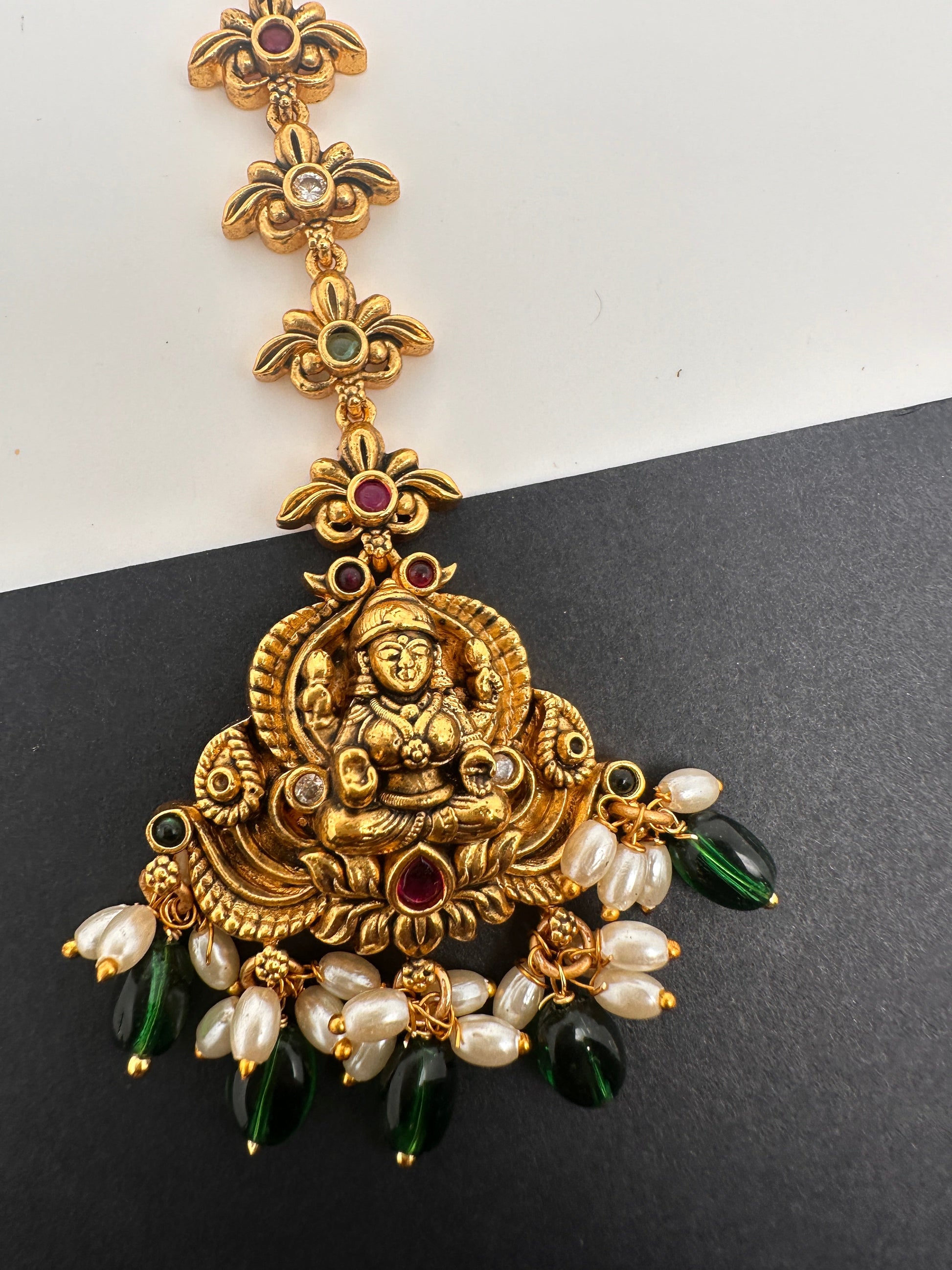 Nakshi Goddess Lakshmi Matte Mang Tika - Green