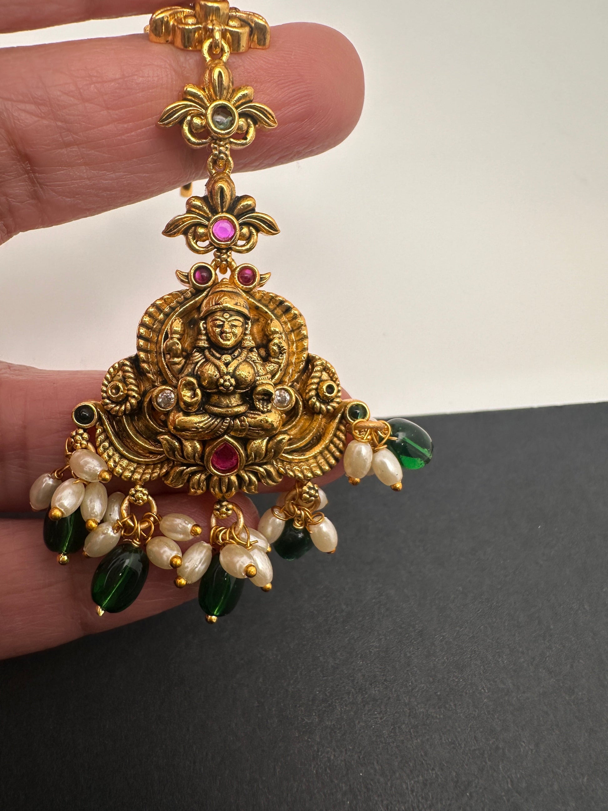 Nakshi Goddess Lakshmi Matte Mang Tika - Green