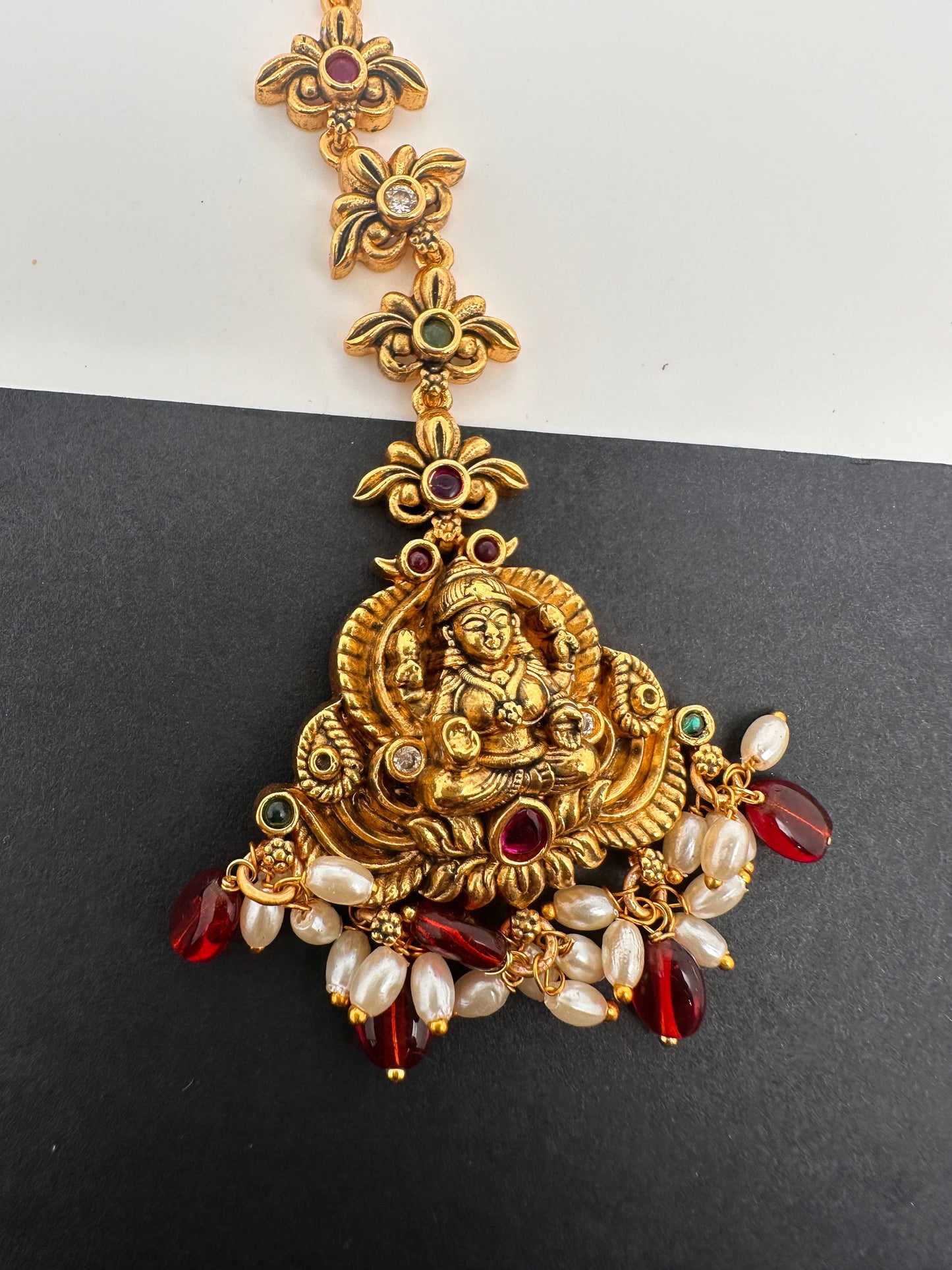 Nakshi Goddess Lakshmi Matte Mang Tika - Red