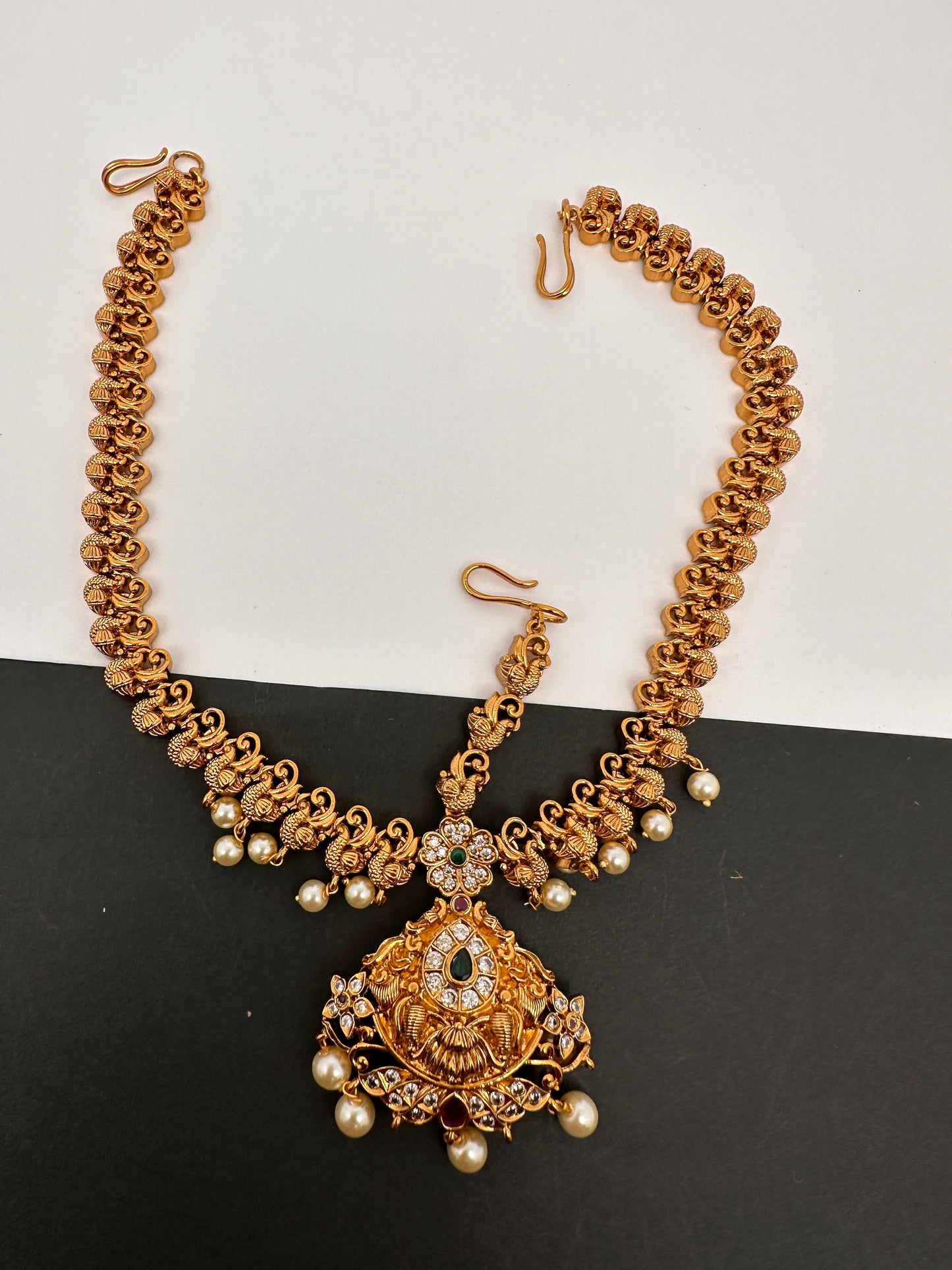 Matte Multi stoneMaangteeka Mathapatti