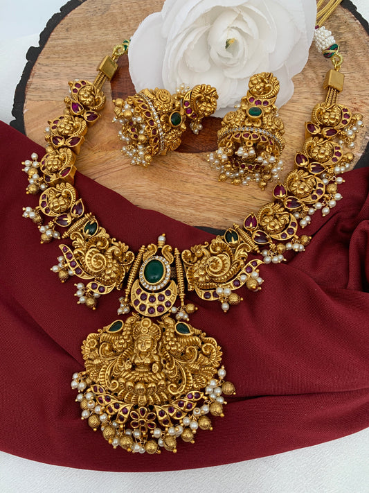 Goddess Lakshmi Peacock Nakshi Pota Stone Short Necklace