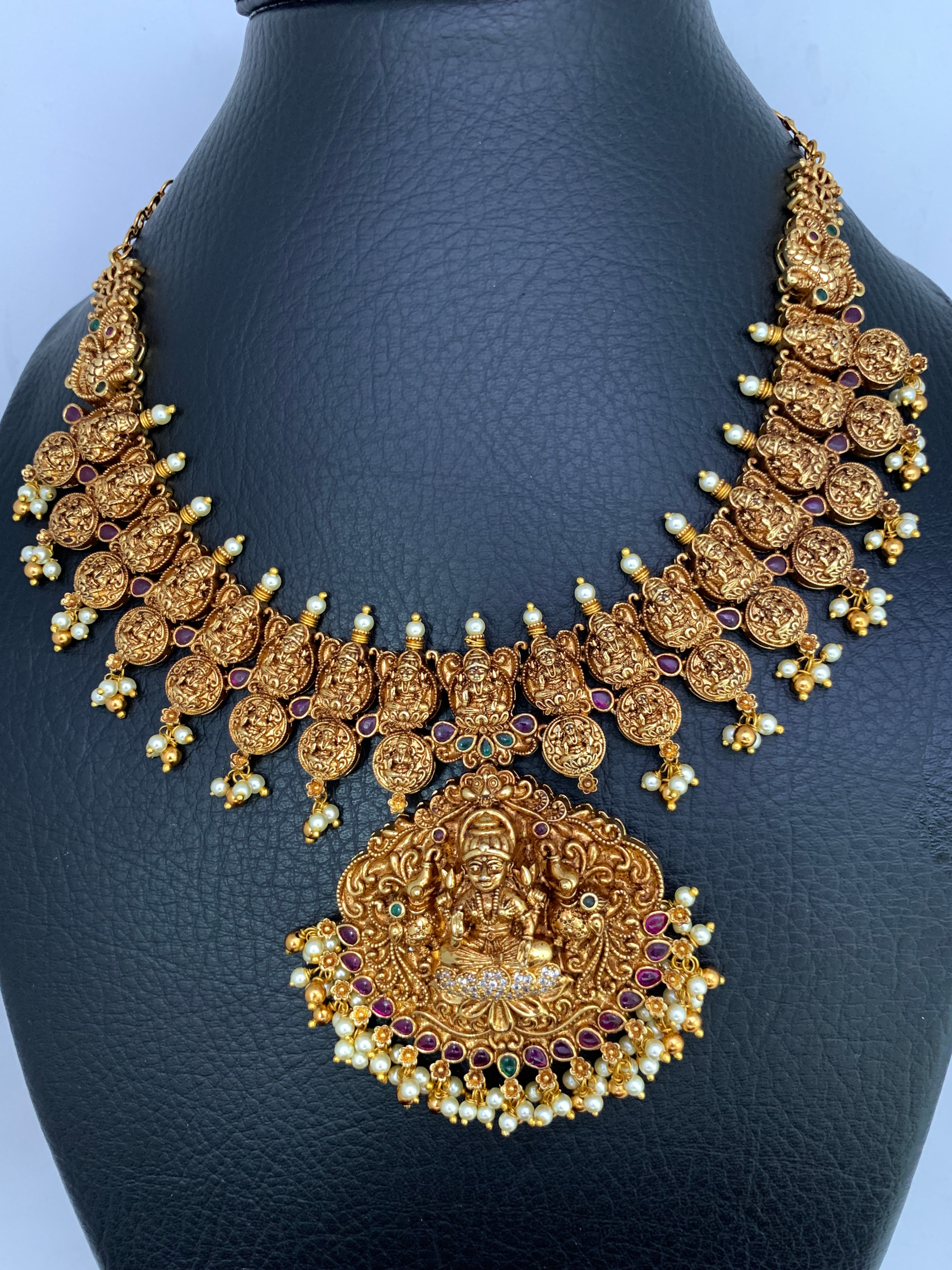 Lakshmi short necklace hotsell