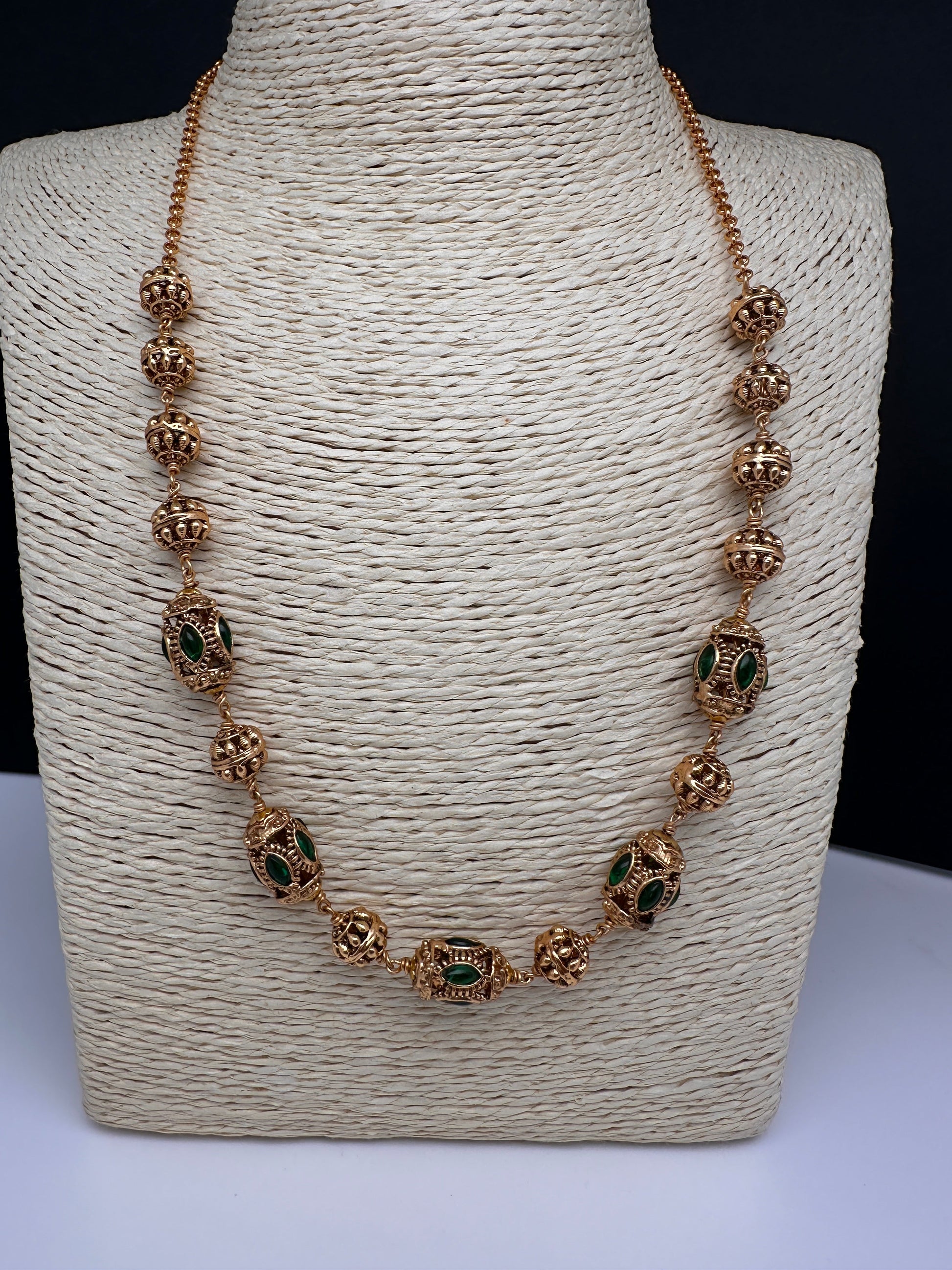 Golden Nakshi Ball Color Stone Necklace - Green