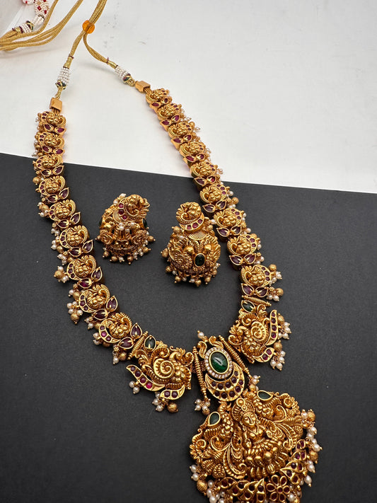 Goddess Lakshmi Nakshi Red Green Kemp and Pearls Long Haar