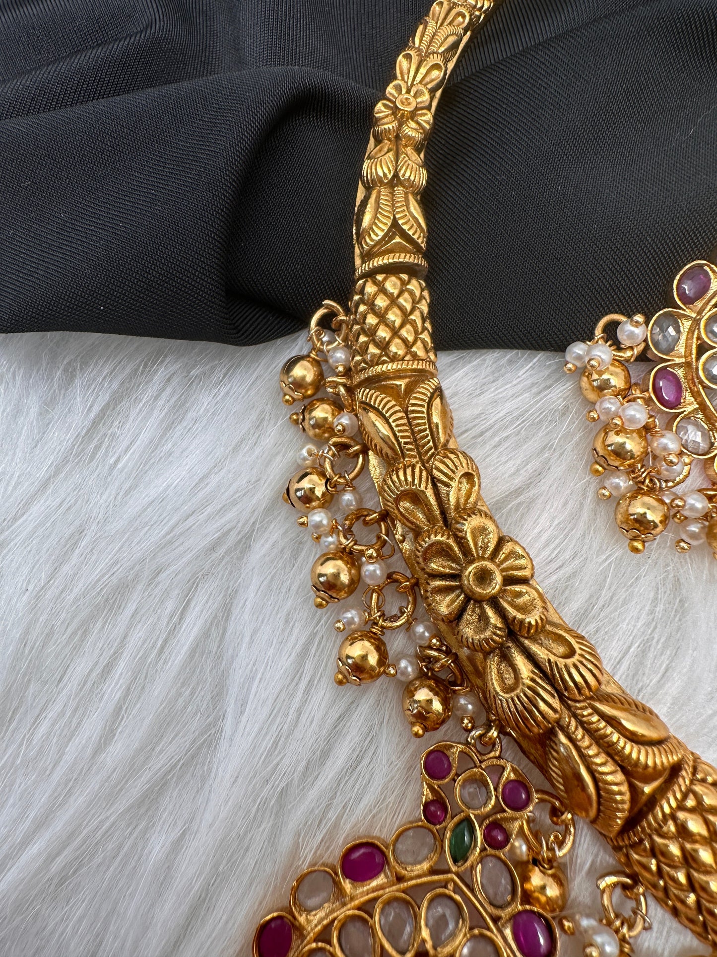 Kanthi Style CZ Red Stone Short Nakshi Necklace Set