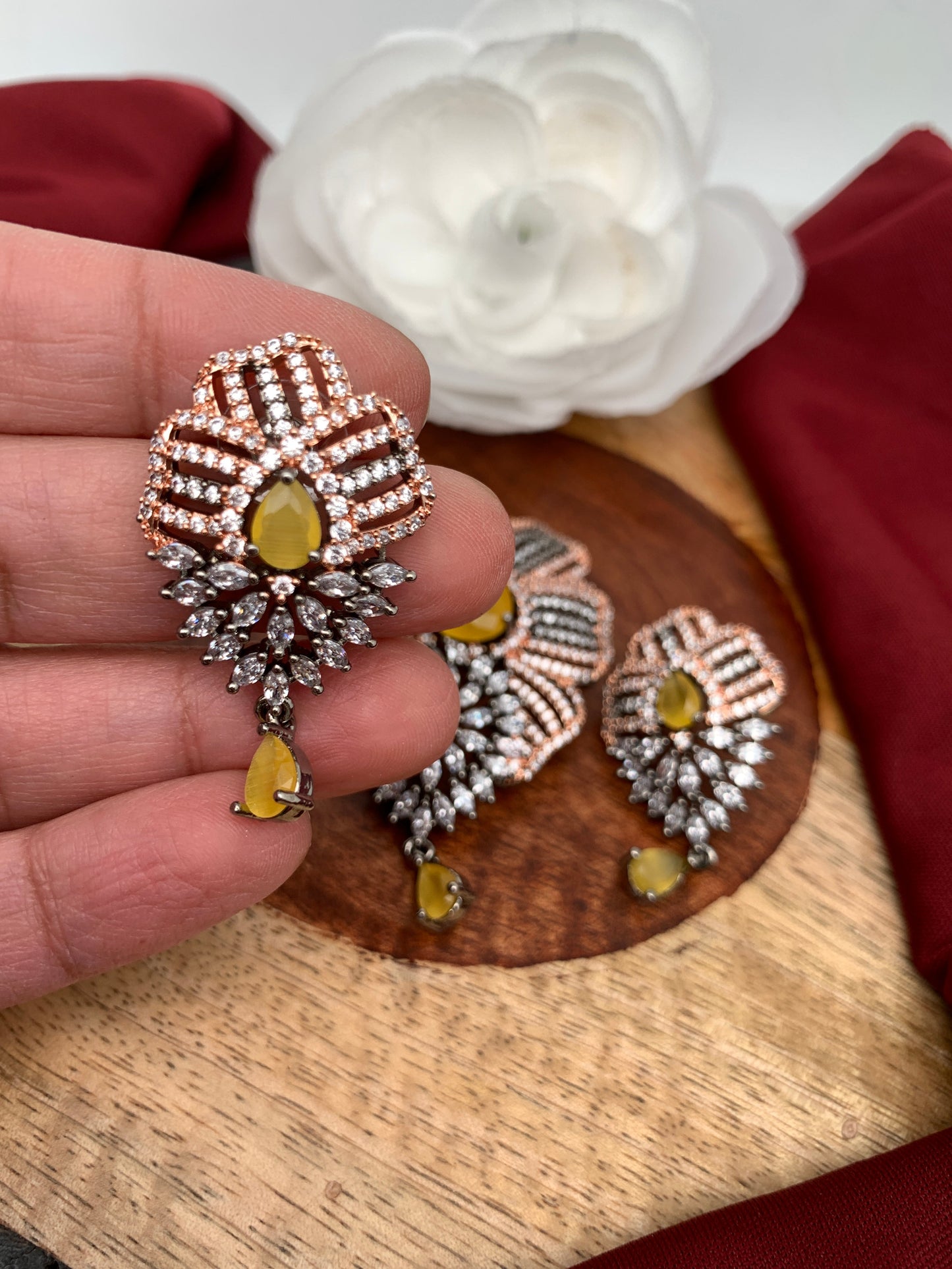 Victorian Dual Tone Polish AD Yellow Stone Pendent Set