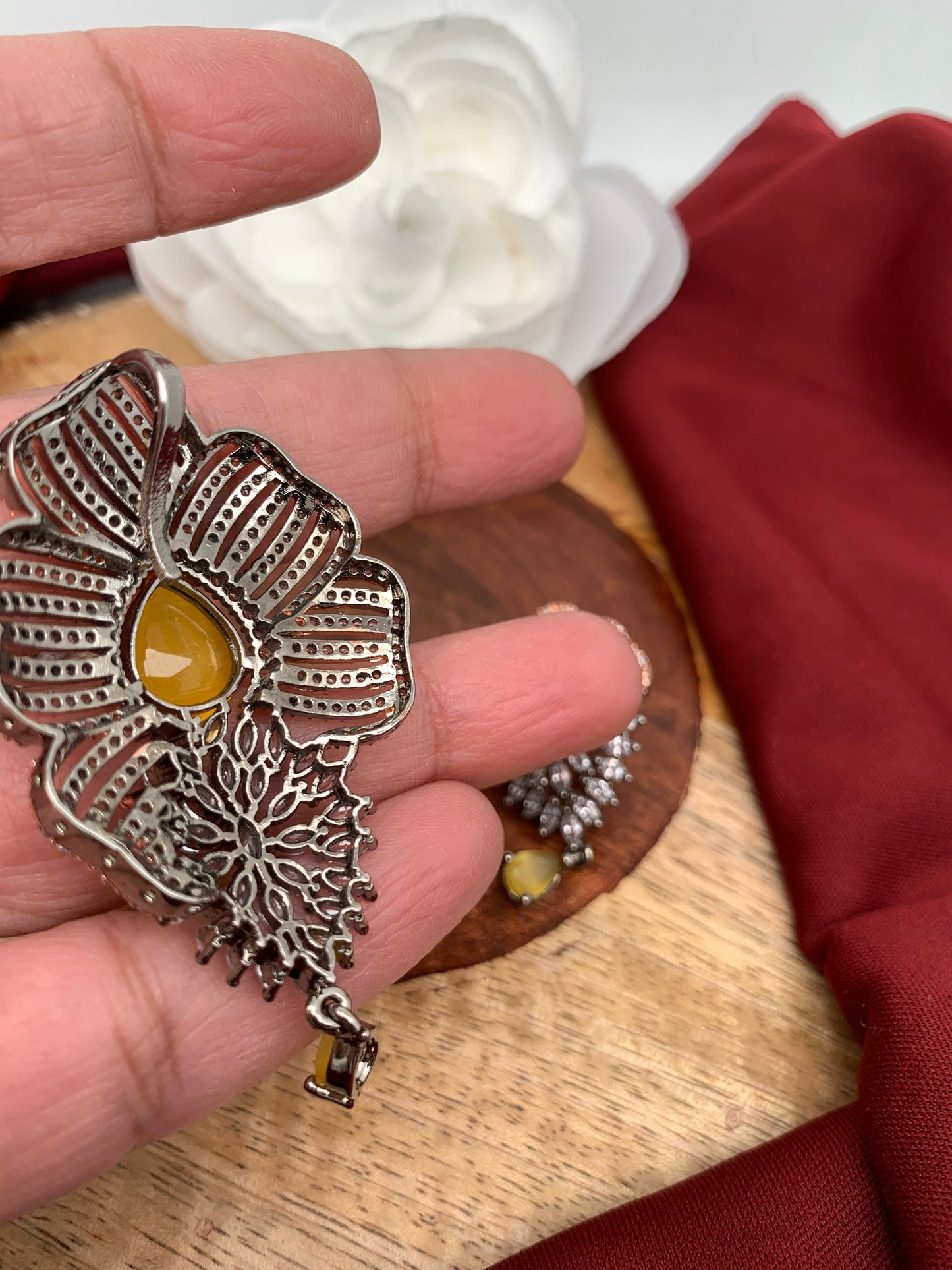 Victorian Dual Tone Polish AD Yellow Stone Pendent Set