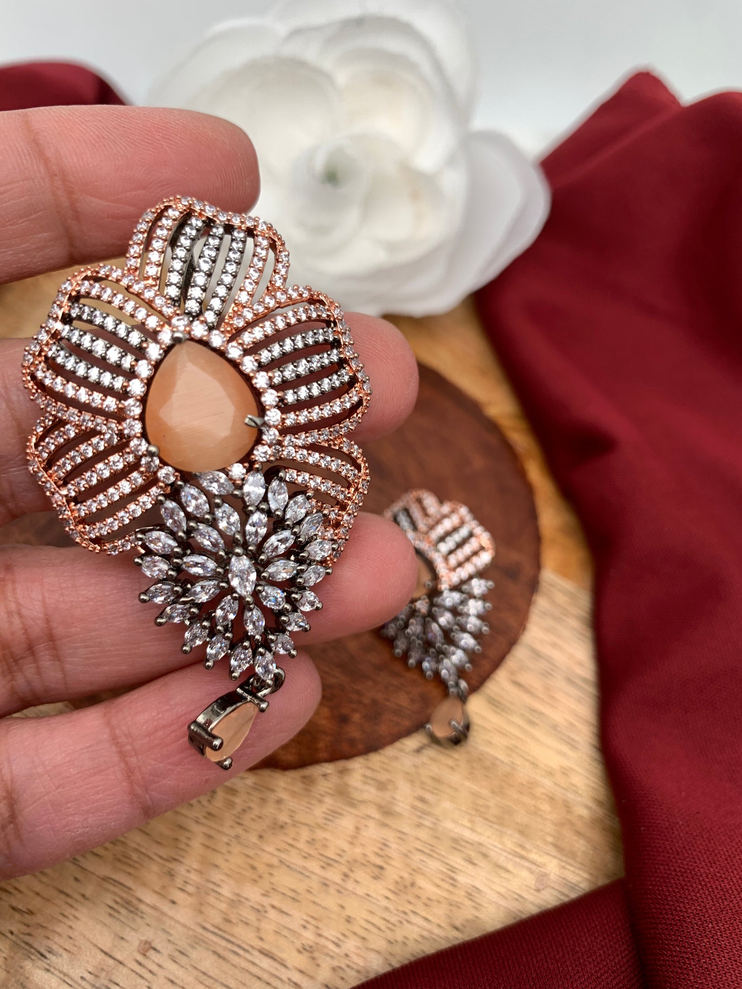 Victorian Dual Tone Polish AD Peach Stone Pendent Set